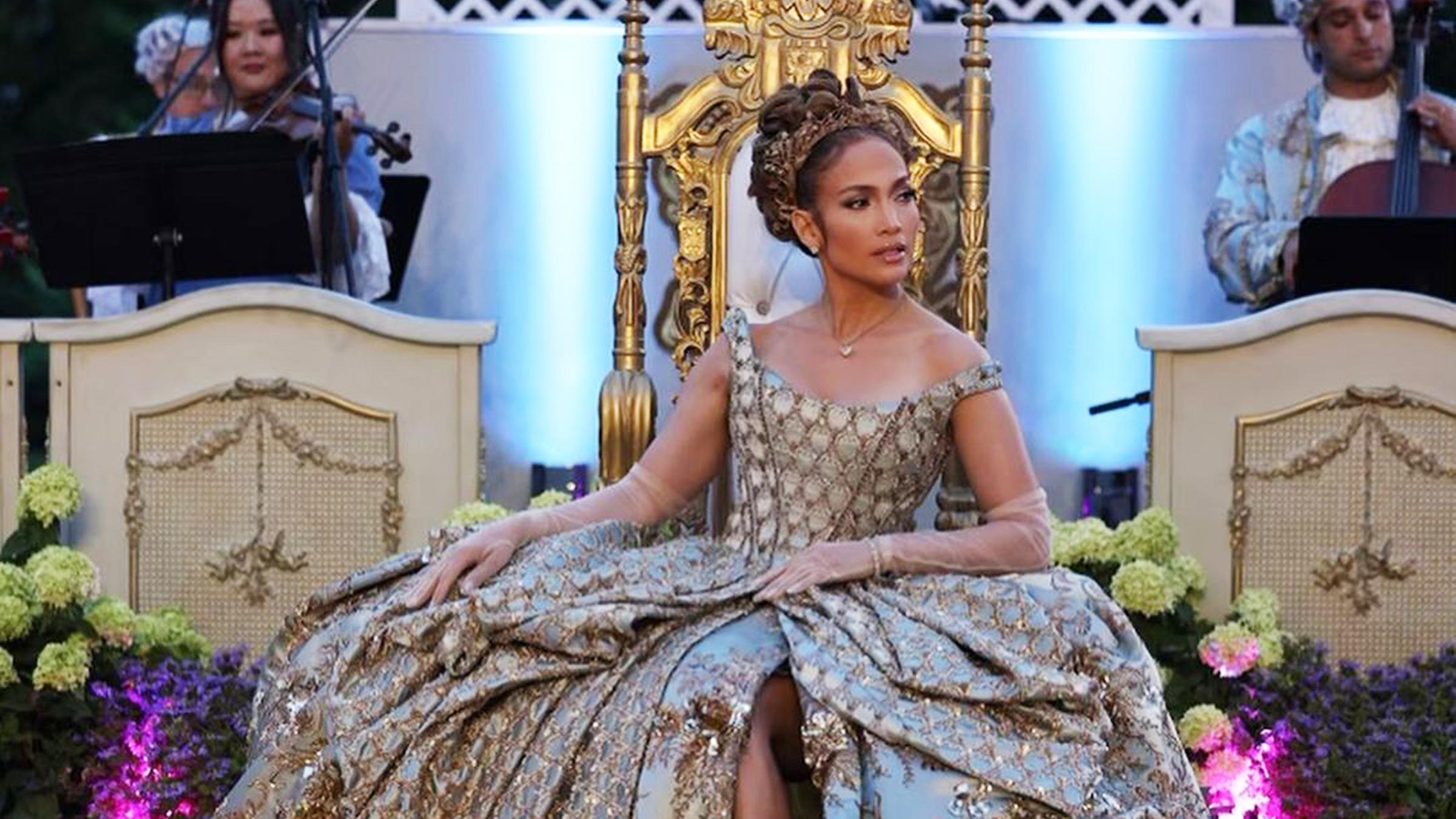 JLo in extravaganter "Bridgerton"-Robe