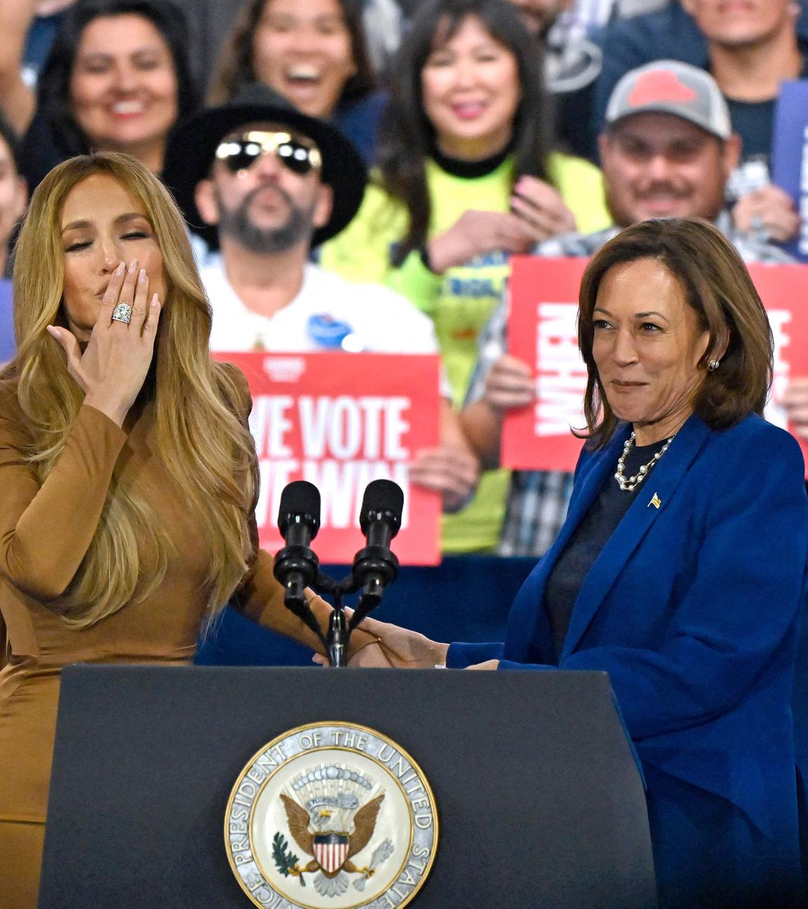 US-Sängerin Jennifer Lopez und US-Vizepräsidentin und demokratische Präsidentschaftskandidatin Kamala Harris 