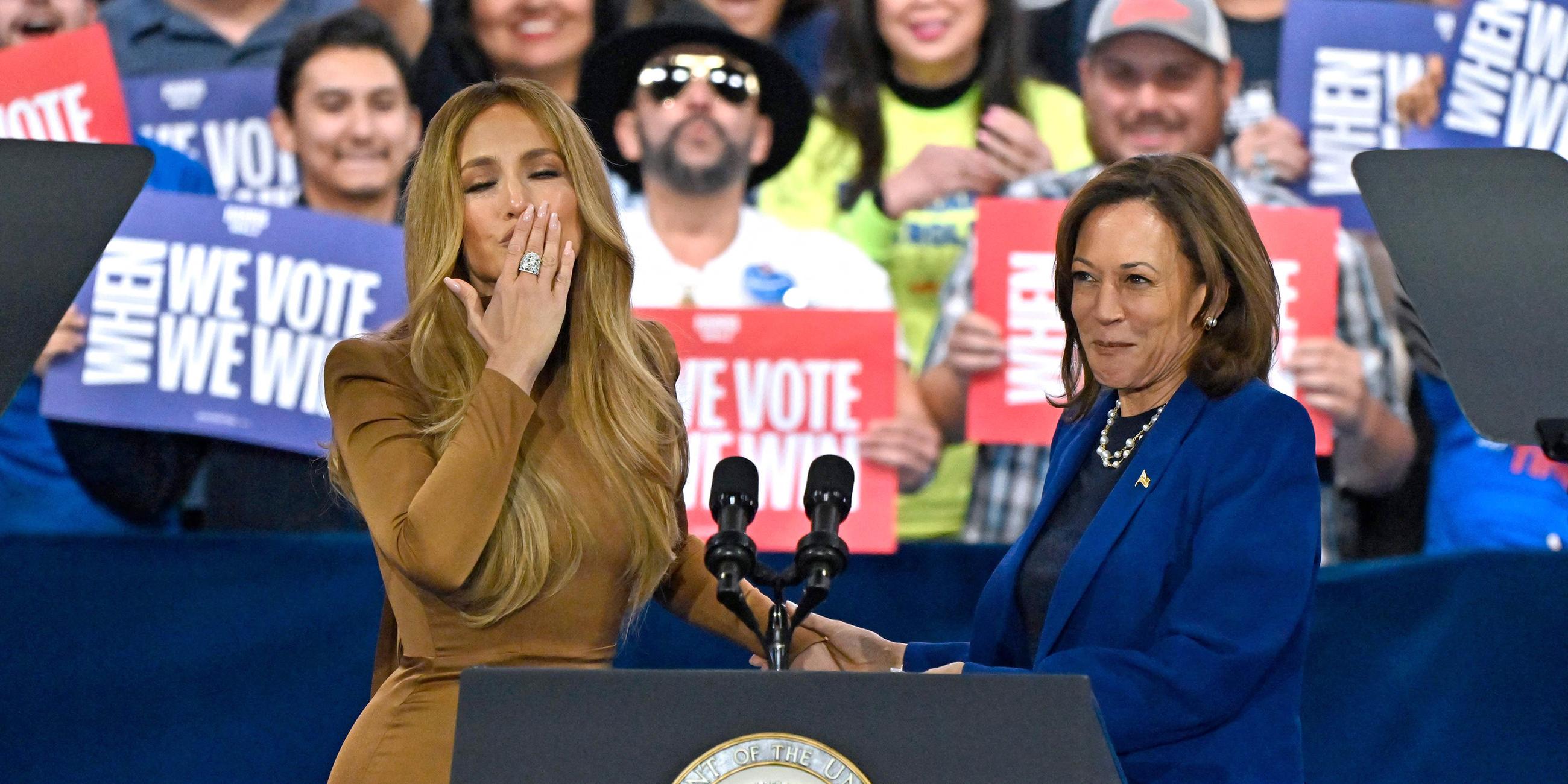 US-Sängerin Jennifer Lopez und US-Vizepräsidentin und demokratische Präsidentschaftskandidatin Kamala Harris 