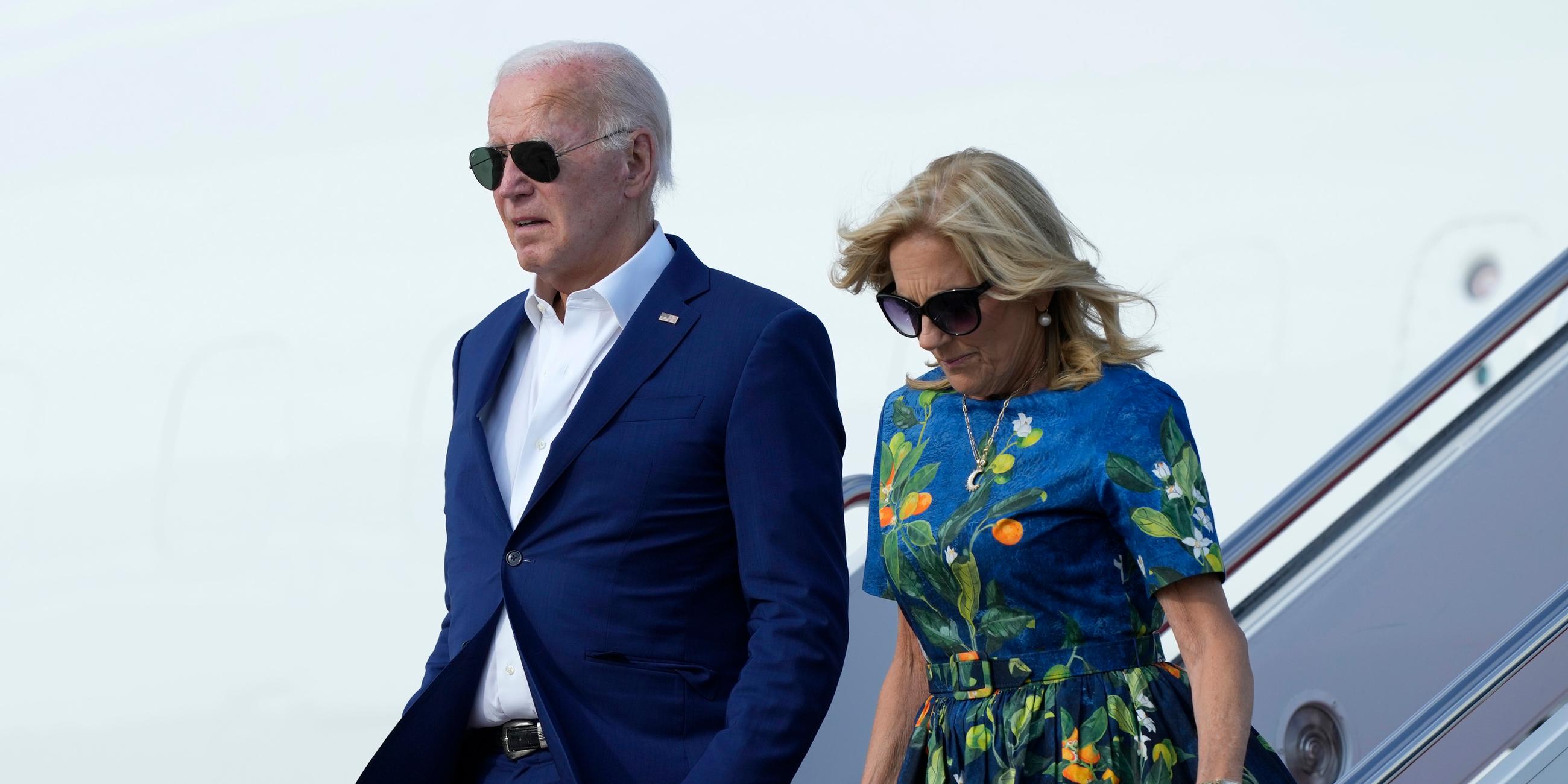 Joe und Jill Biden steigen aus der Air Force One aus