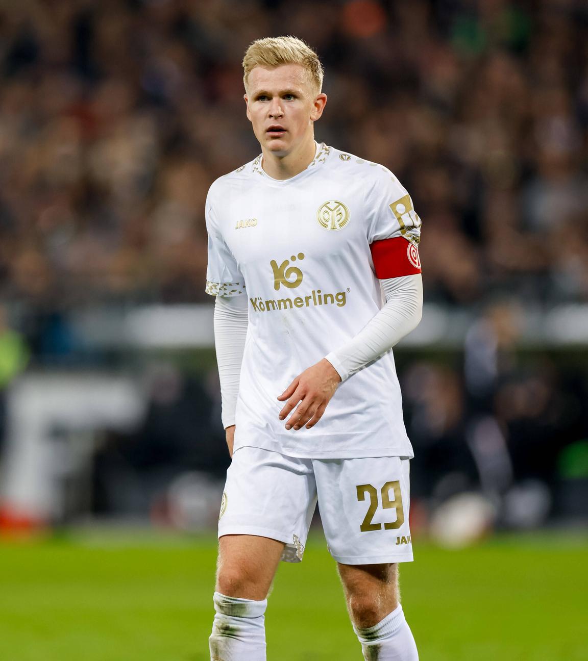 Mainz 05 Spieler Jonathan Burkardt in Aktion beim Spiel gegen St. Pauli.