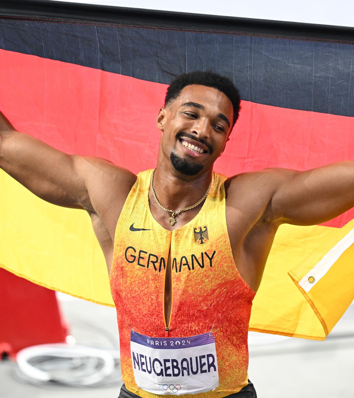 Leo Neugebauer aus Deutschland feiert nach dem Rennen.