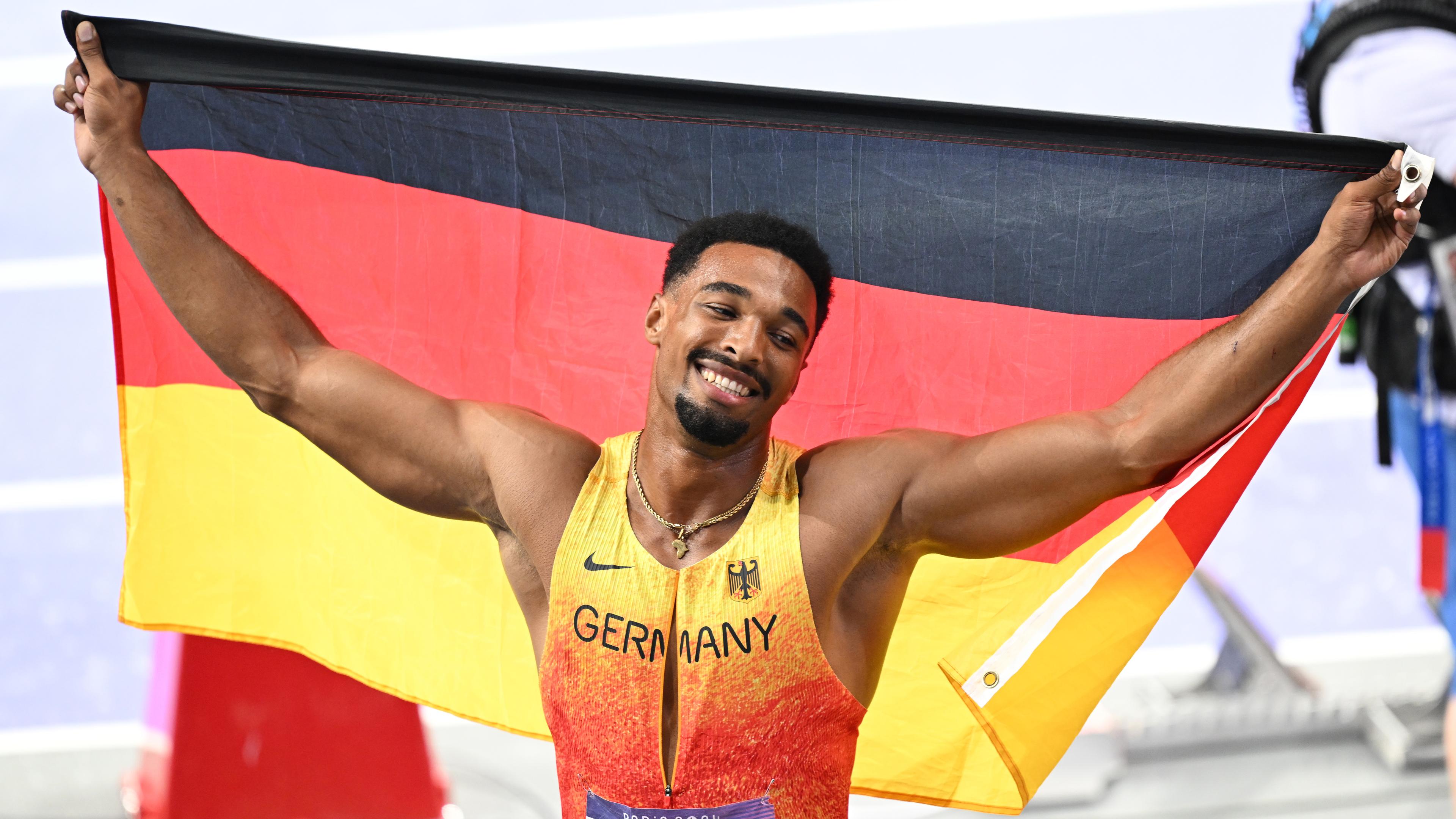 Leo Neugebauer aus Deutschland feiert nach dem Rennen.