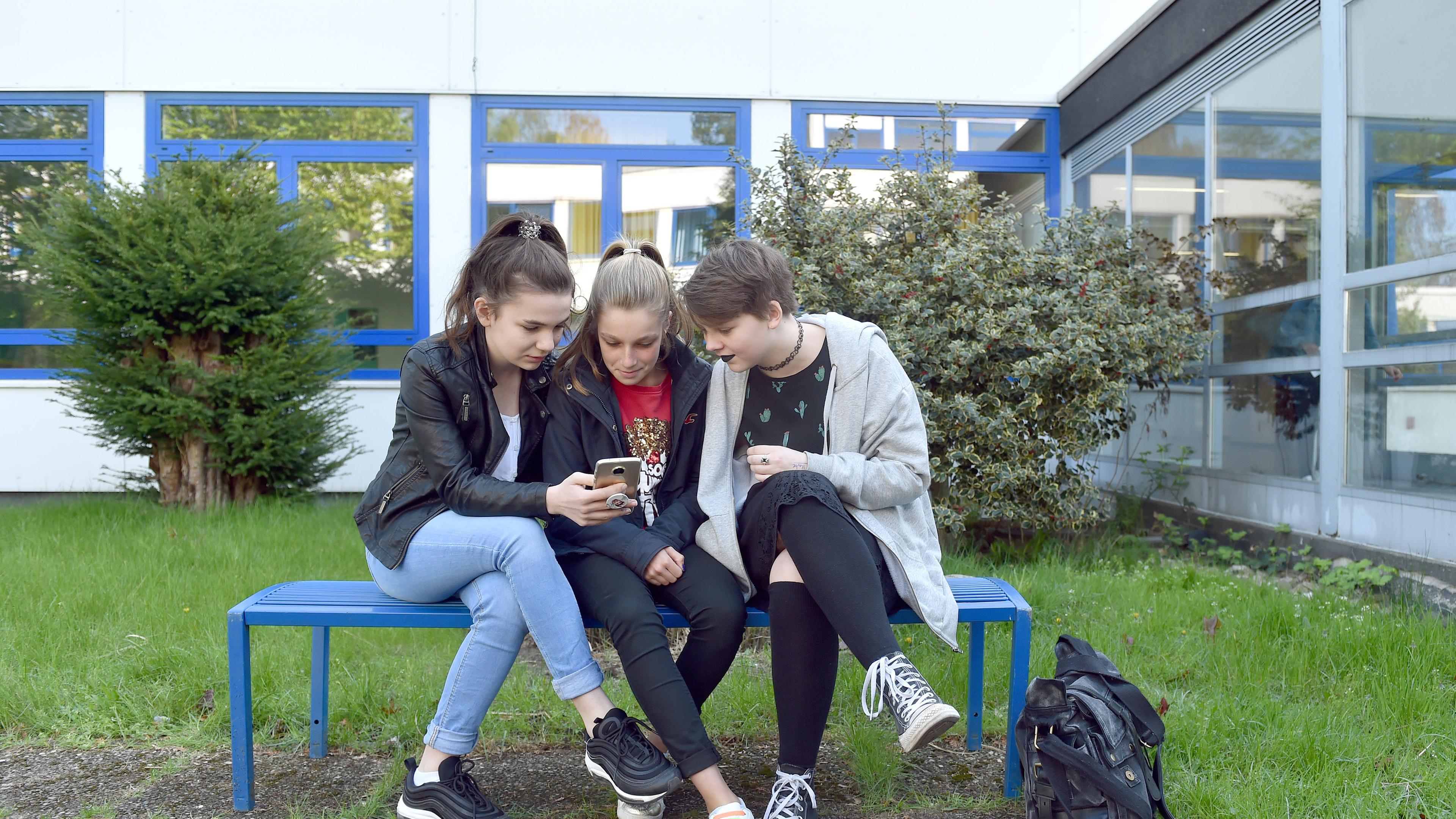 Social Media prägt die Identität junger Menschen - ZDFheute