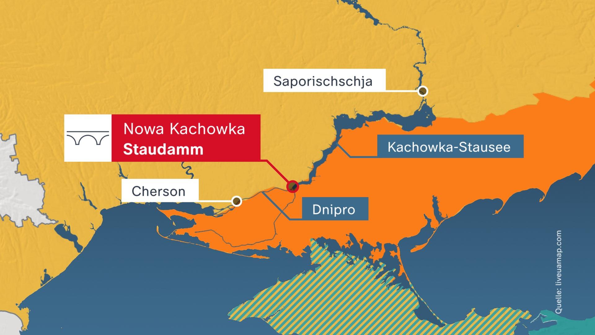 Eine Karte zeigt, wo der ukrainische Staudamm "Nowa Kachovka" liegt. Zudem den Verlauf des Flusses "Dnipro" und die Lage der Stadt Cherson. 