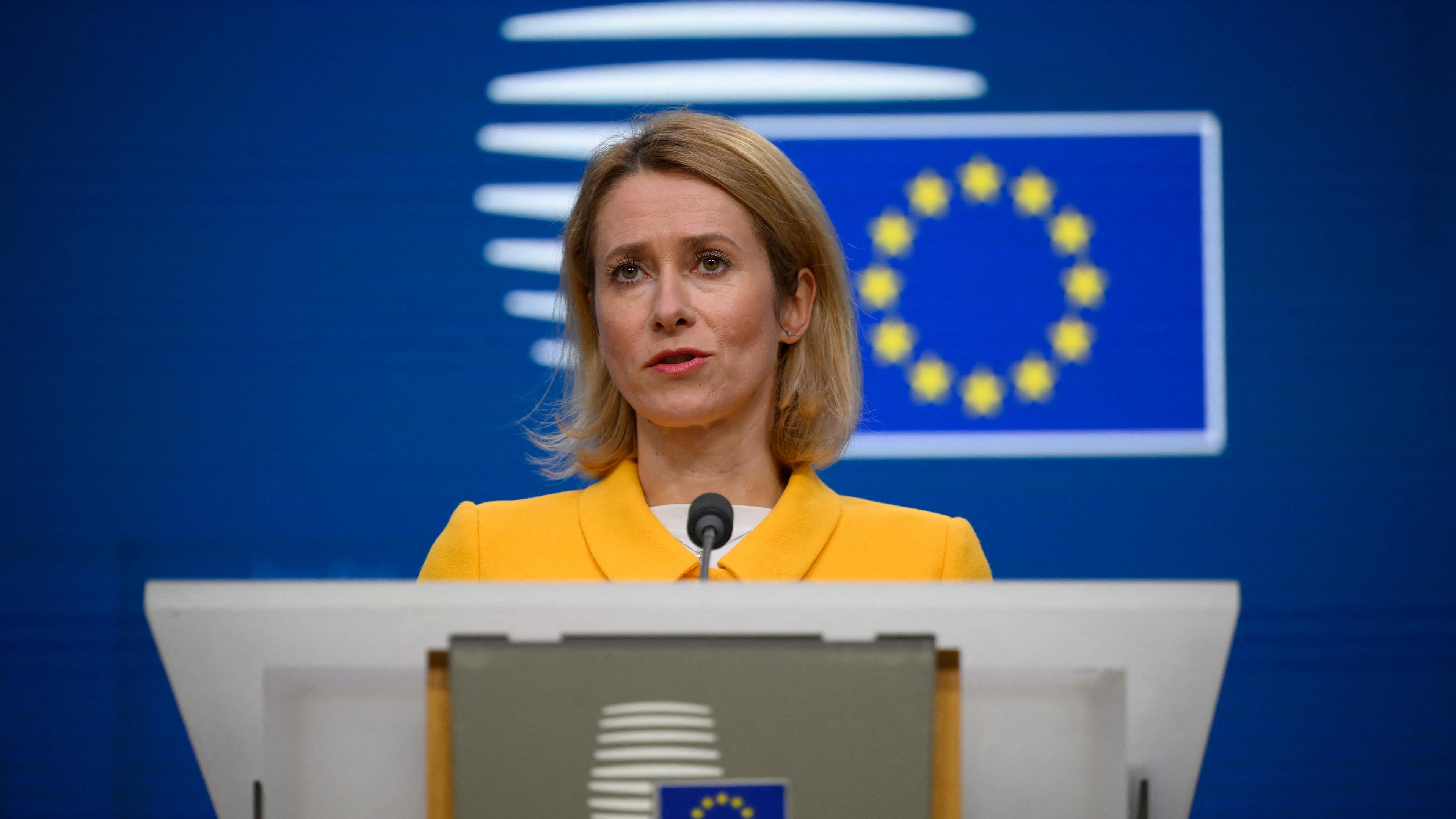 Die Hohe Vertreterin der Europäischen Union für Außen- und Sicherheitspolitik, Kaja Kallas, hält am 24. Februar 2025 eine Pressekonferenz während des EU-Auswärtigen Rates im EU-Hauptquartier in Brüssel.