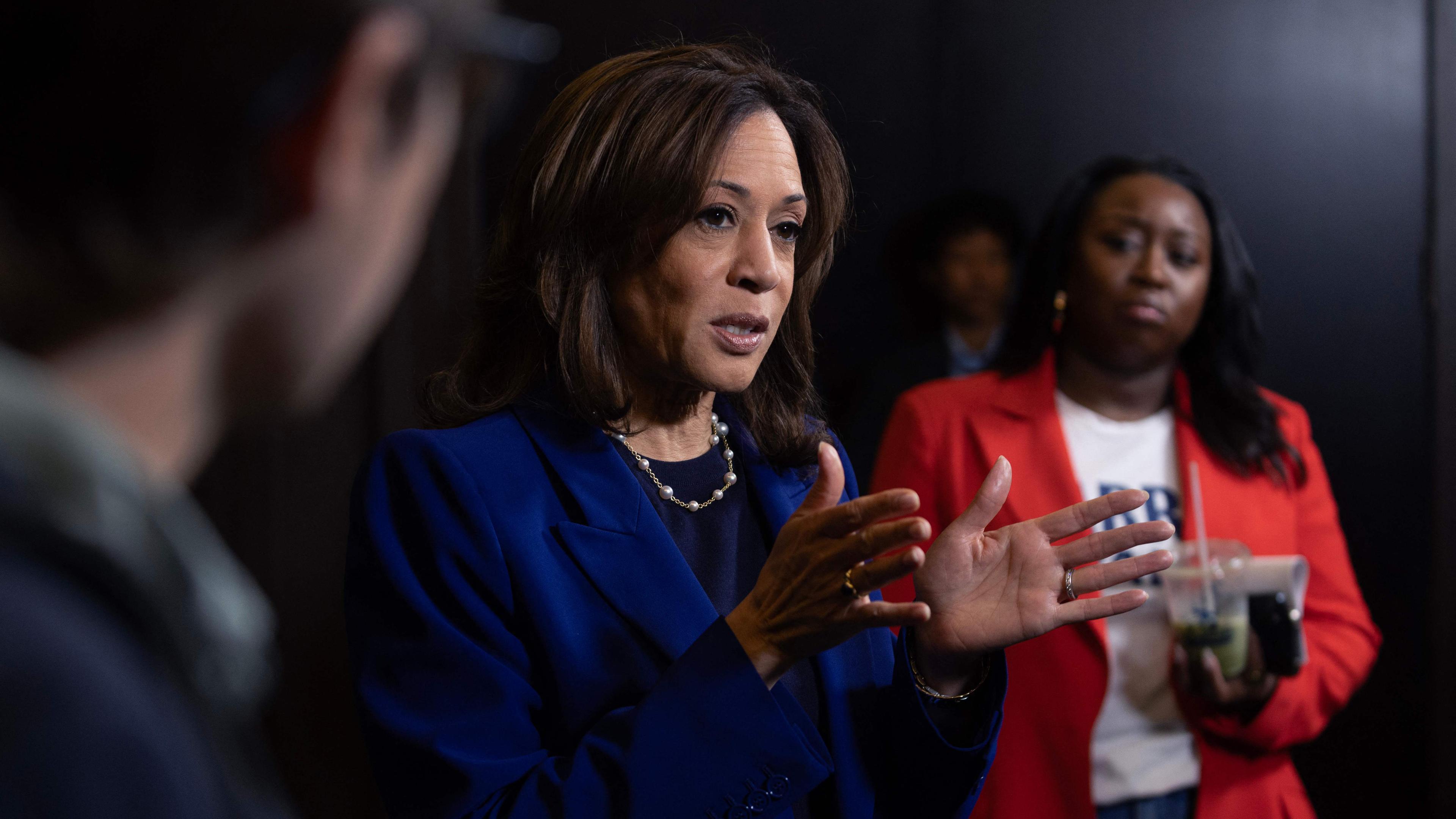 Kamala Harris bei einer Pressekonferenz im US-Bundesstaat Wisconsin