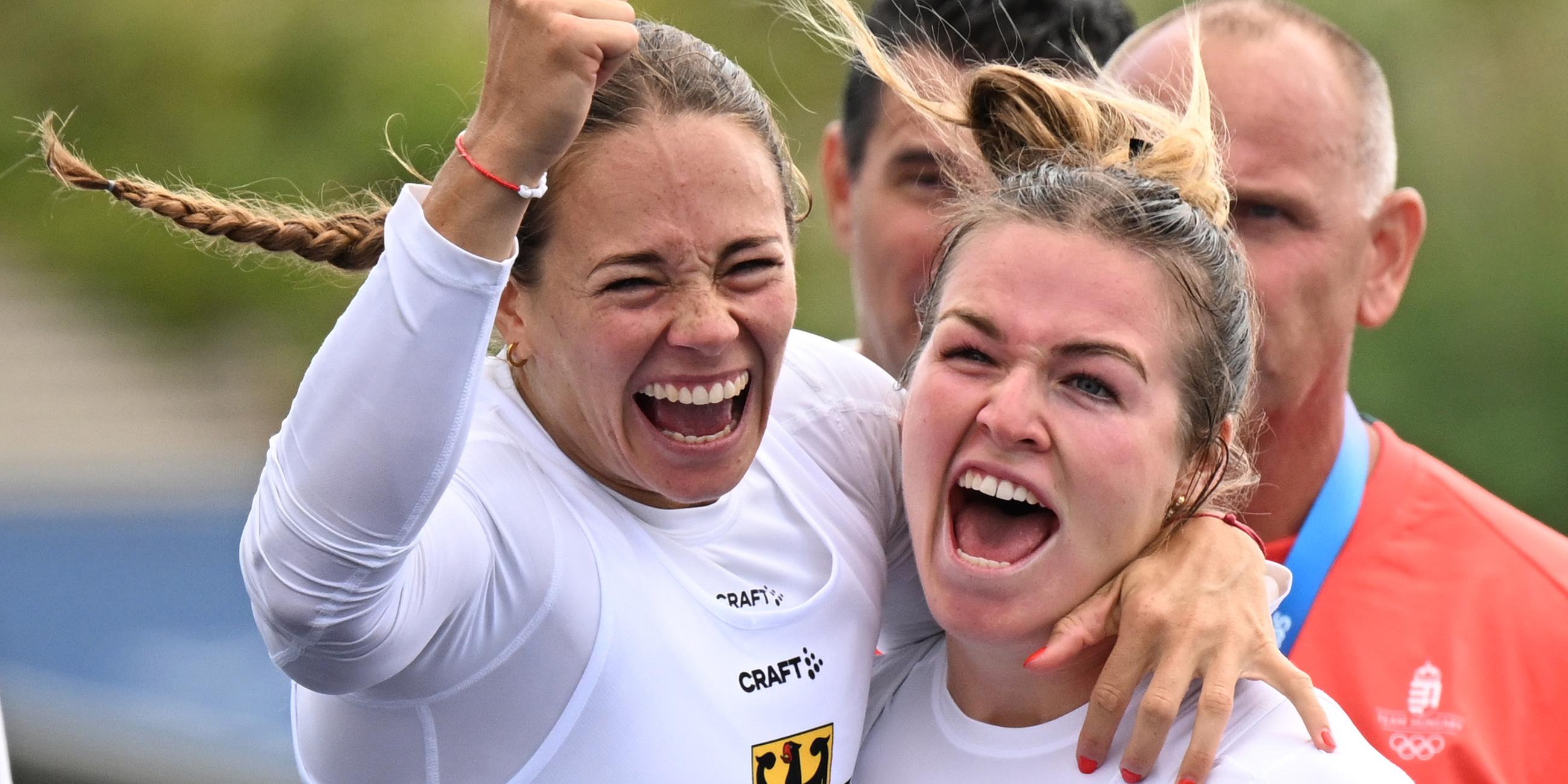 Paulina Paszek jubelt mit Julie-Marie Hake