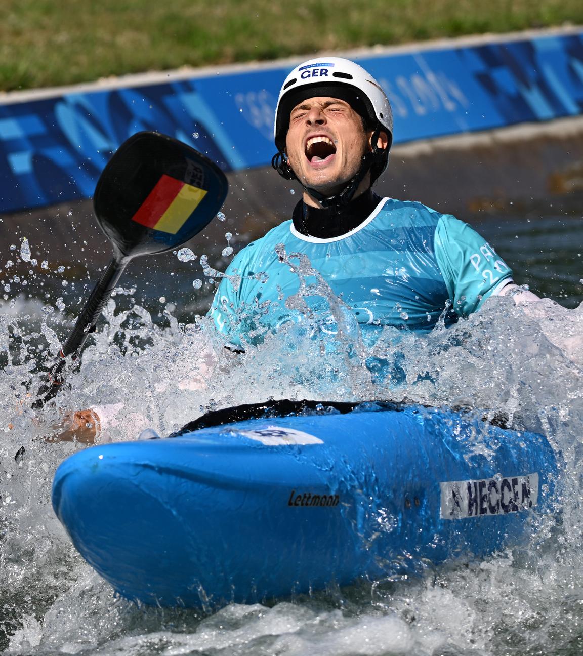 Der deutsche Kanufahrer Noah Hegge holt sich die Bronzemedaille im Slalom bei den olympischen Spielen 2024.