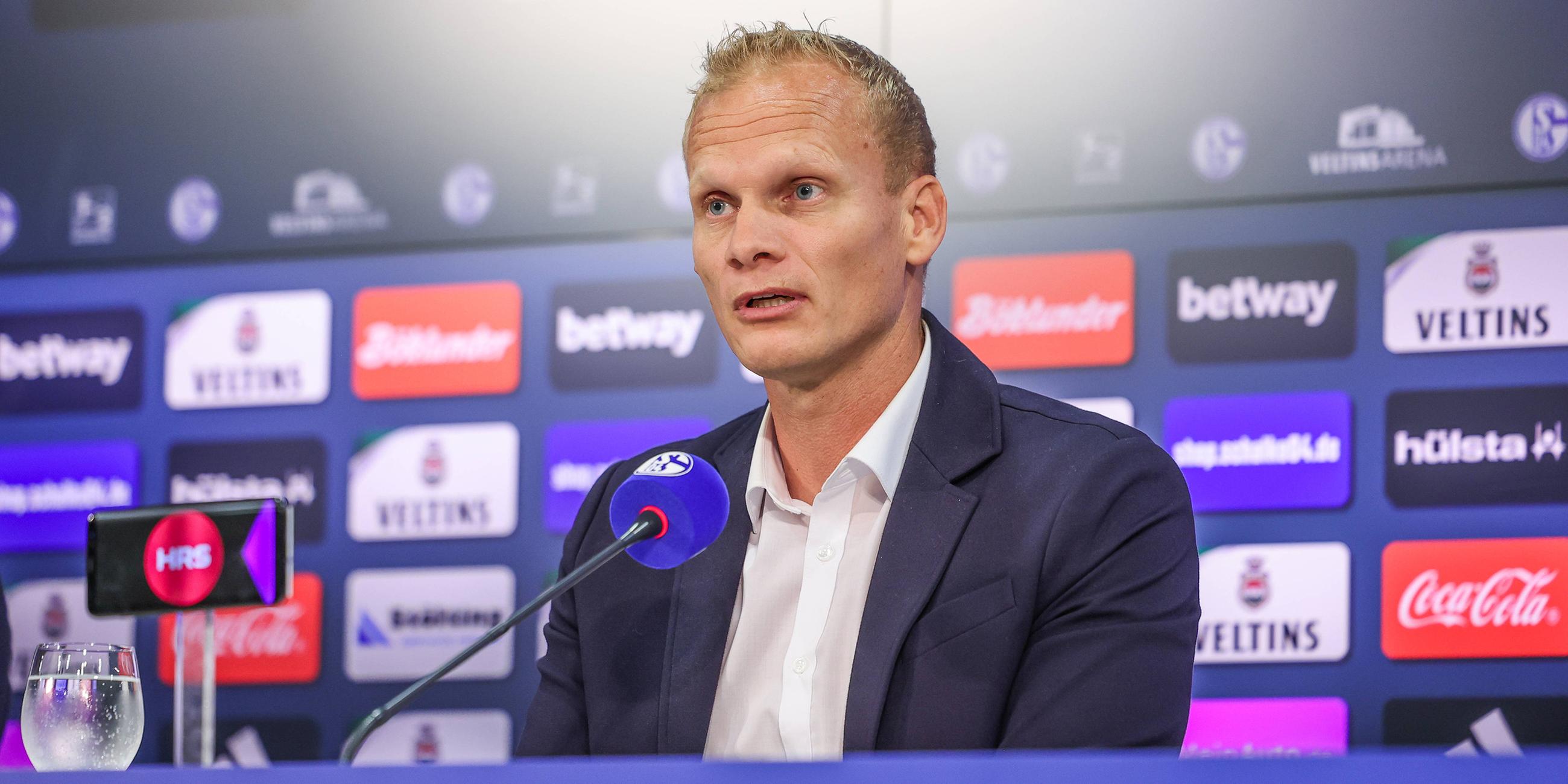 FC Schalke 04 stellt den neuen Cheftrainer Karel Geraerts vor
