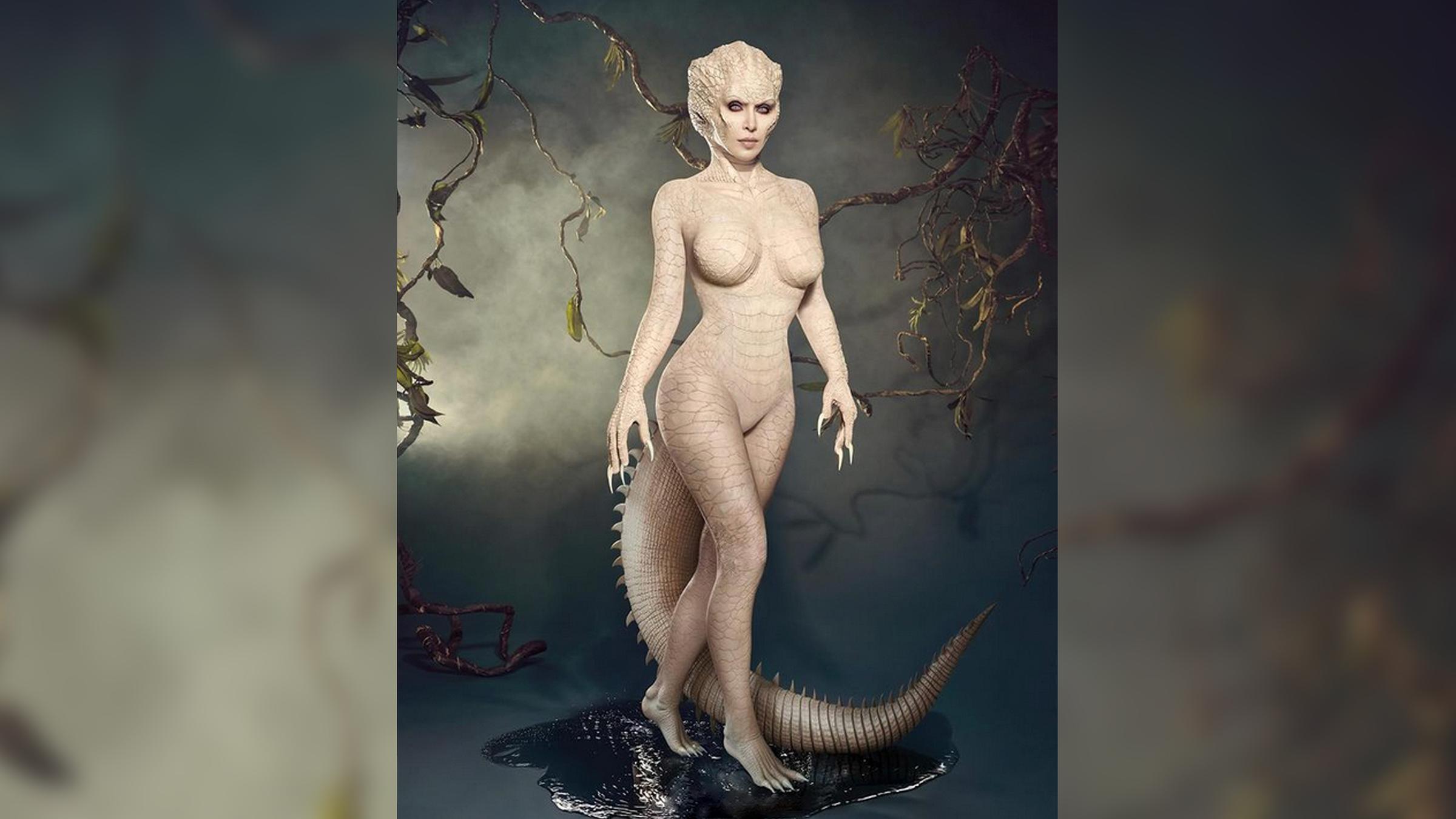 Kim Kardashian als Albino Alligator 