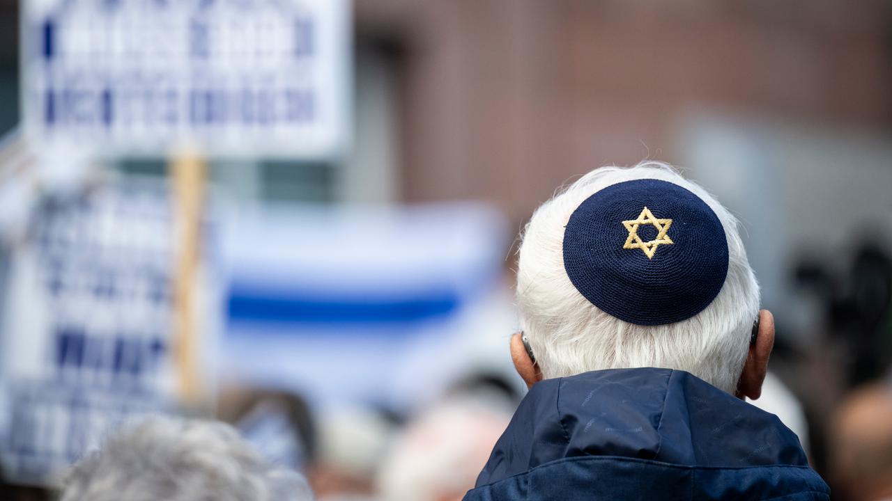 BKA Meldet Drastisch Mehr Antisemitische Straftaten - ZDFheute