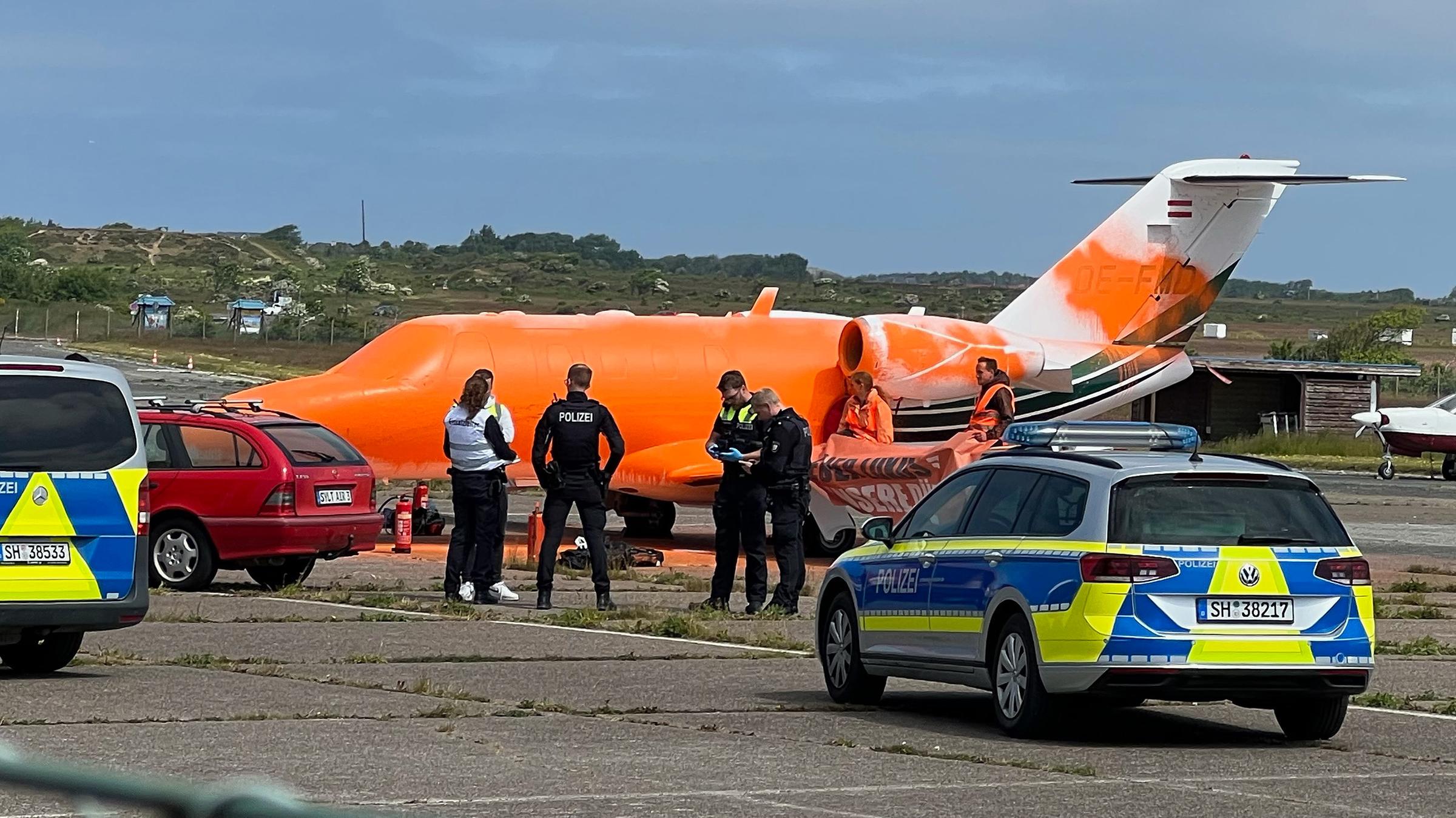 Protest Auf Sylt: "Letzte Generation" Sprüht Privatjet An - ZDFheute