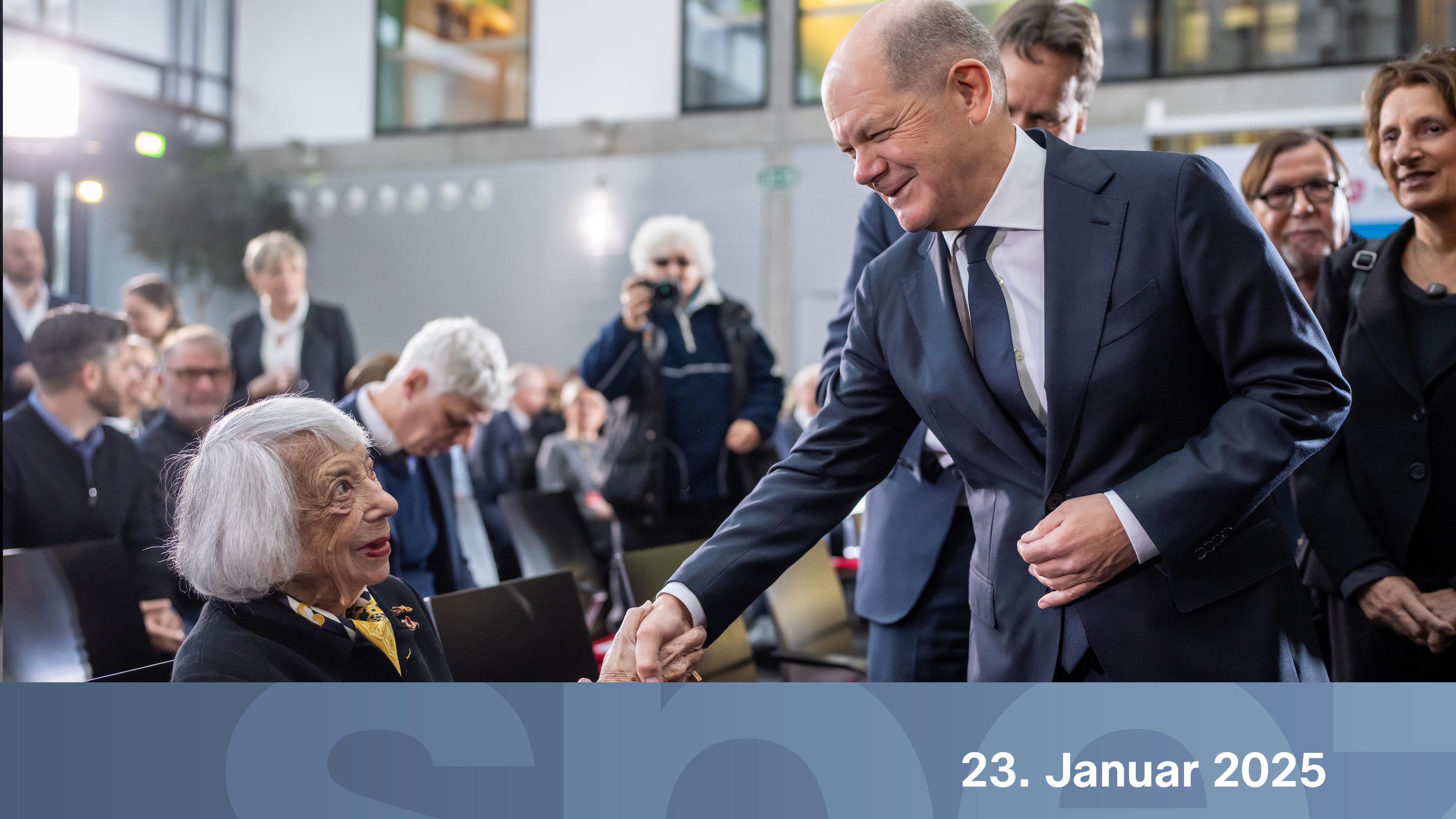 Bundeskanzler Olaf Scholz begrüßt die Holocaust-Überlebende Margot Friedländer bei der Feierstunde zum 80. Jahrestag der Befreiung von Auschwitz