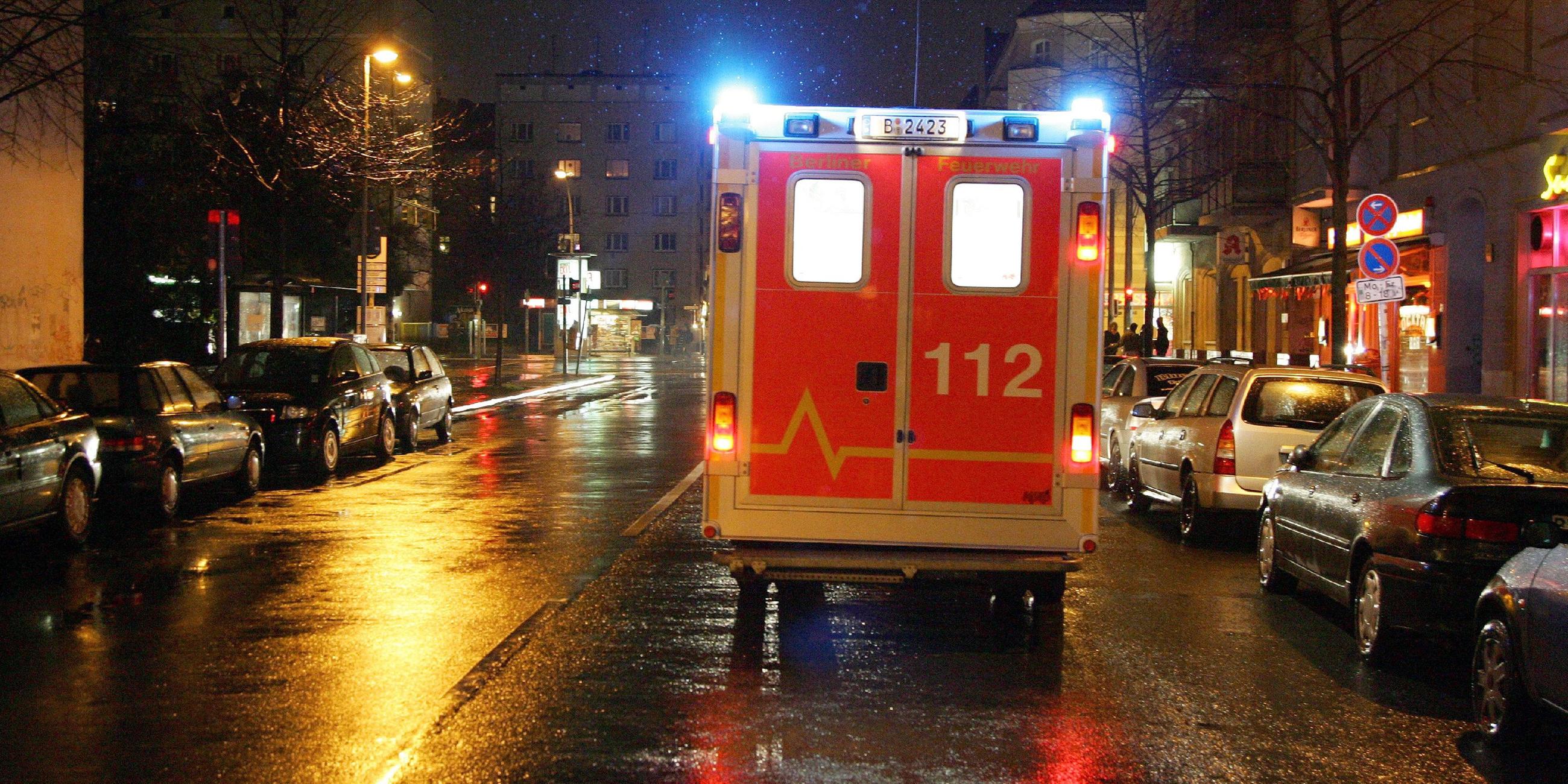 Ein Krankenwagen im Einsatz in Berlin.