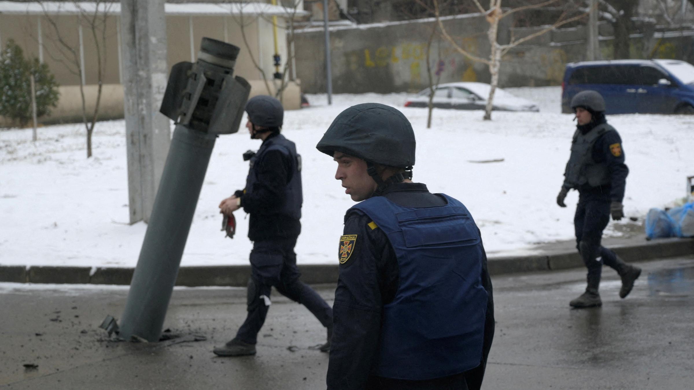 Ракета в асфальте