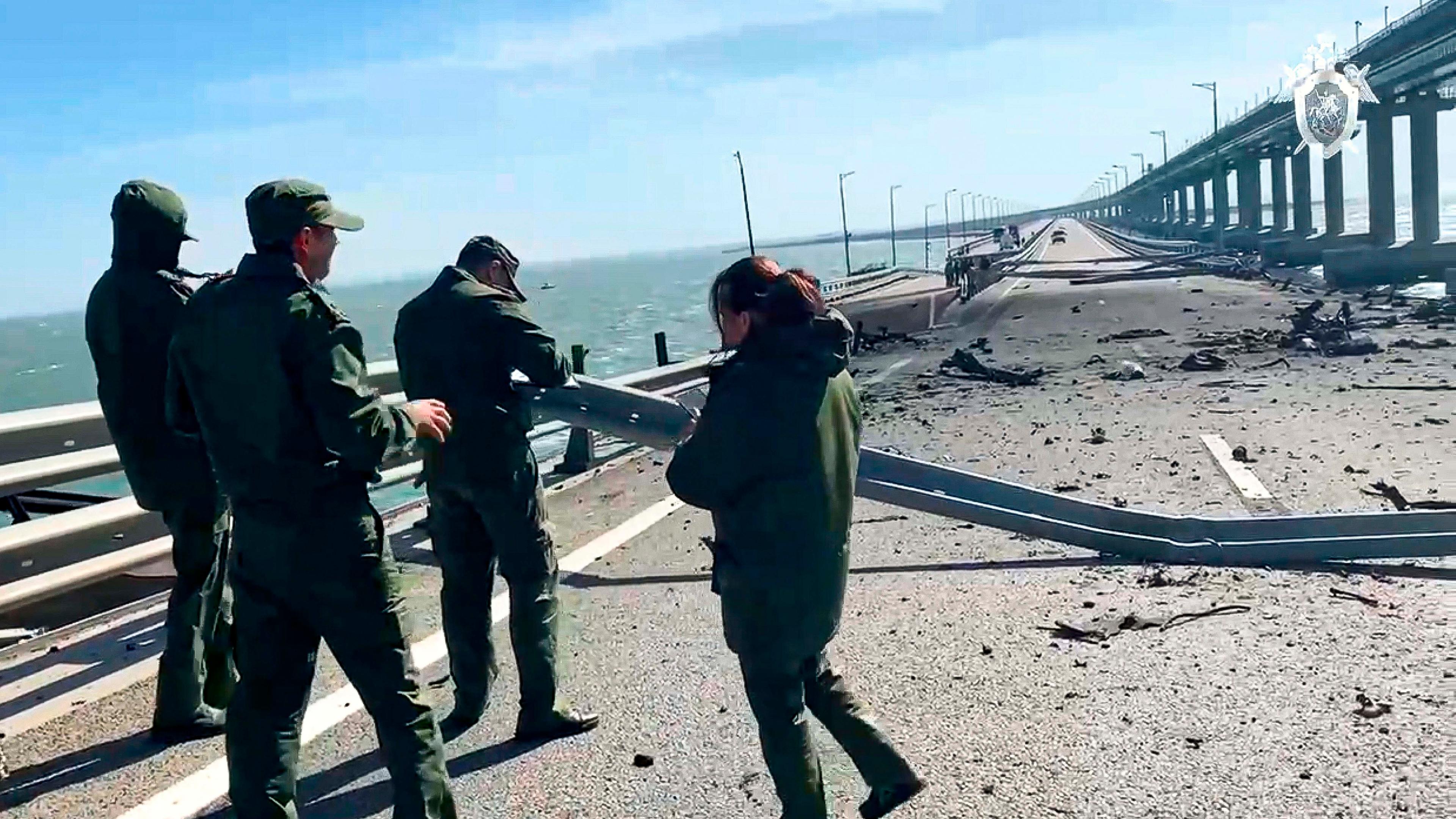 фото моста после взрыва