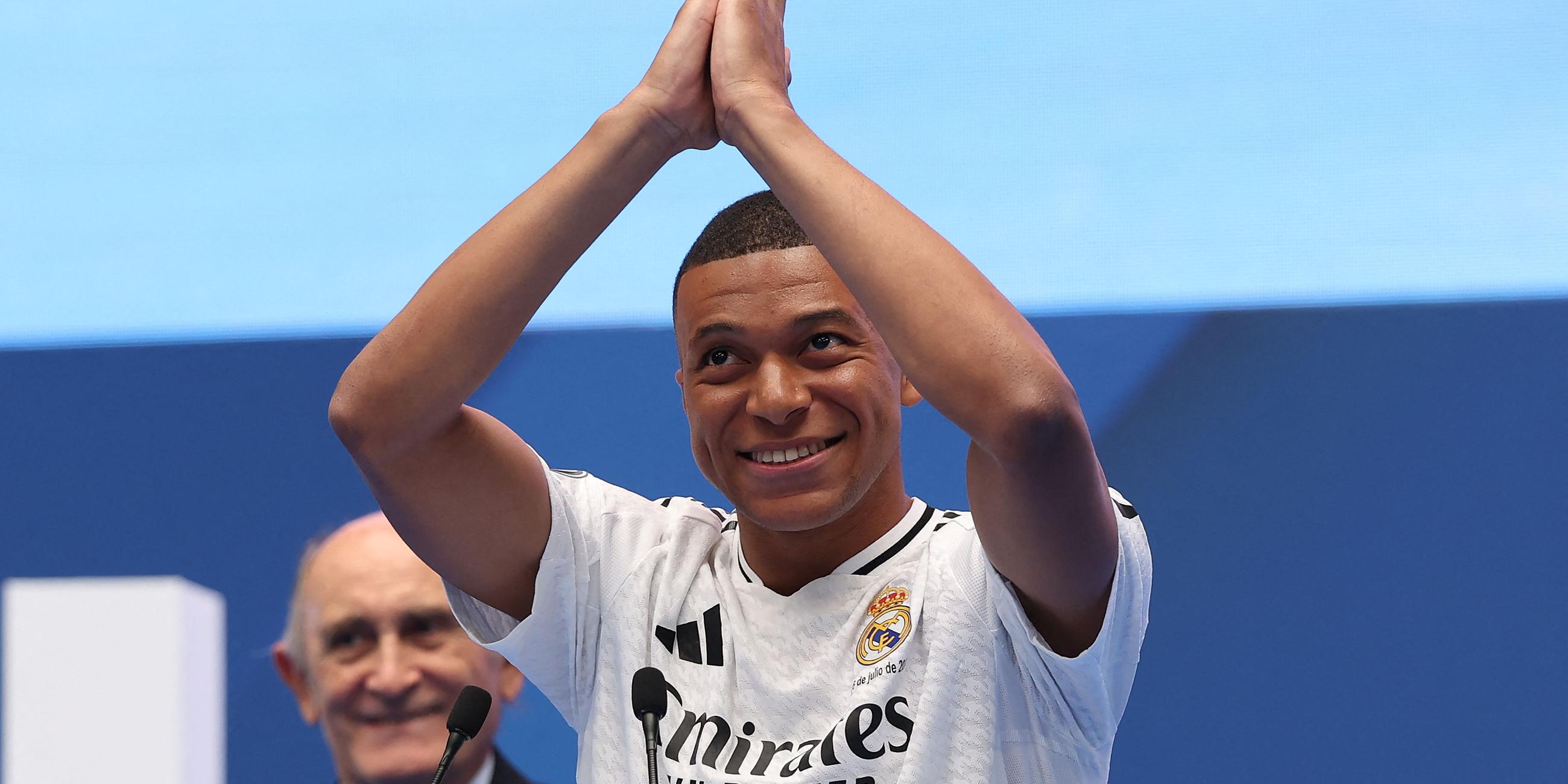 Kylian Mbappé bei seiner Vorstellung im Trikot von Real Madrid