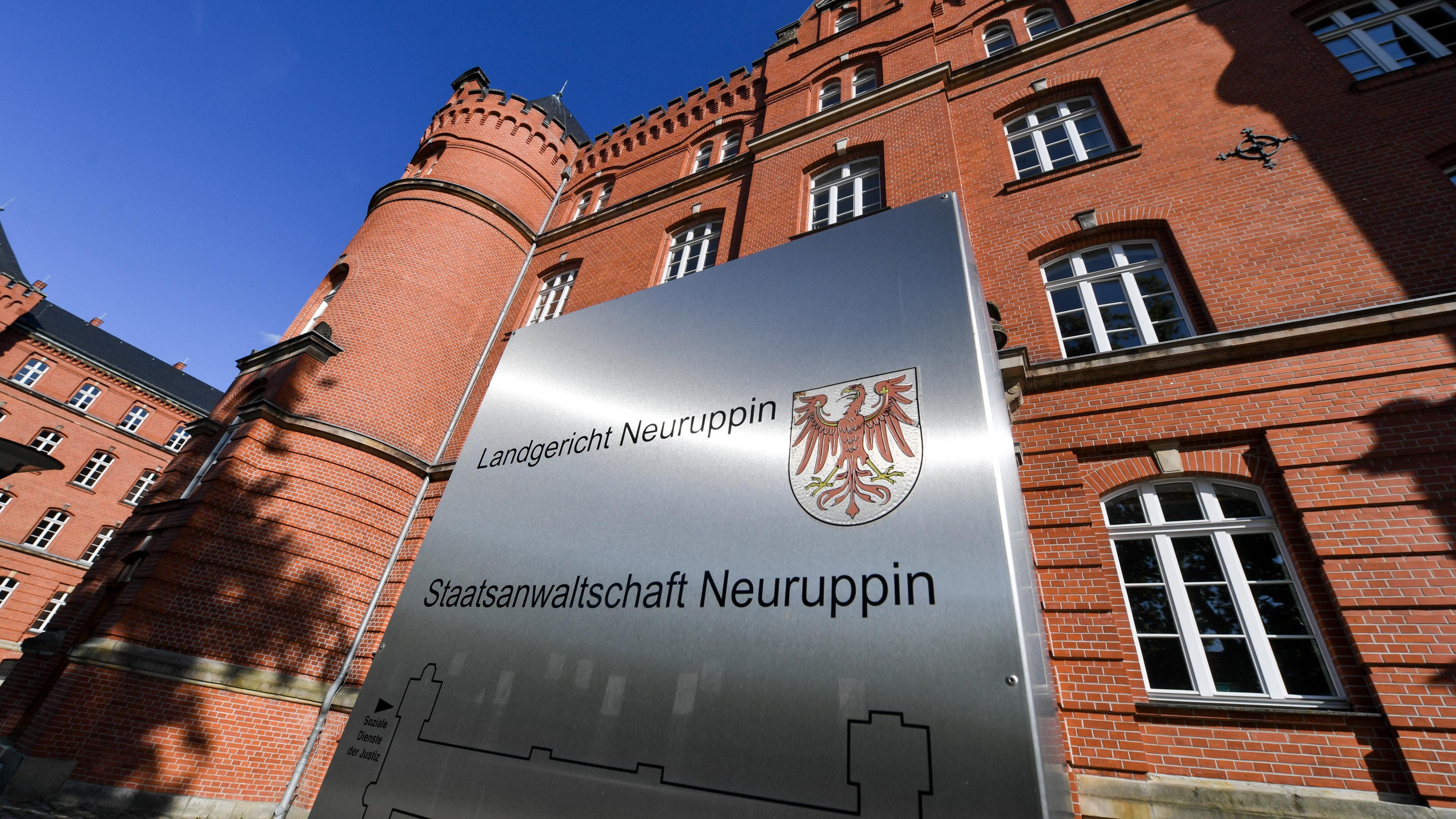 Brandenburg, Neuruppin: Das Landgericht und die Staatsanwaltschaft Neuruppin in der Feldmannstraße.