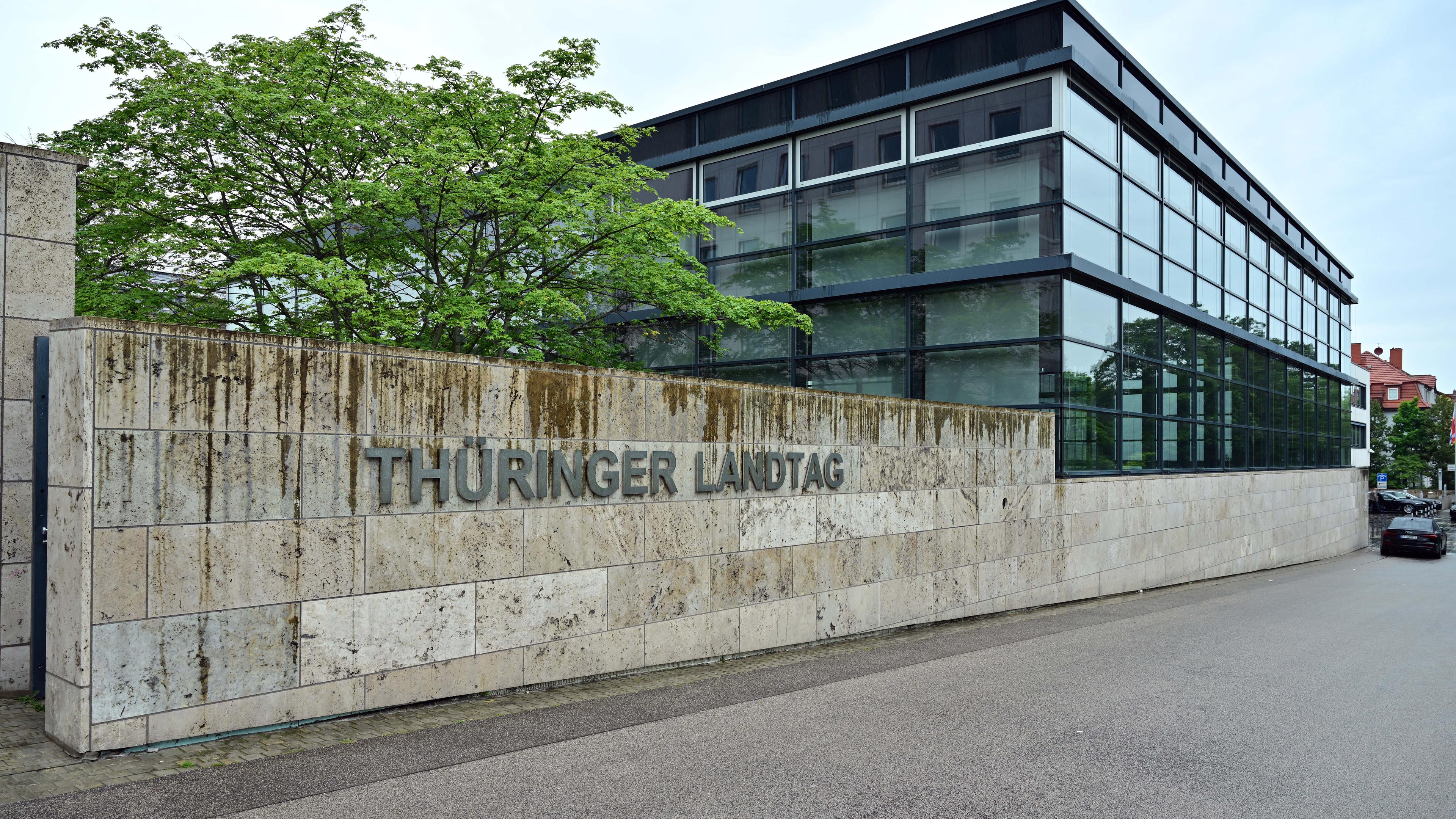 Thüringer Landtag in Erfurt von außen