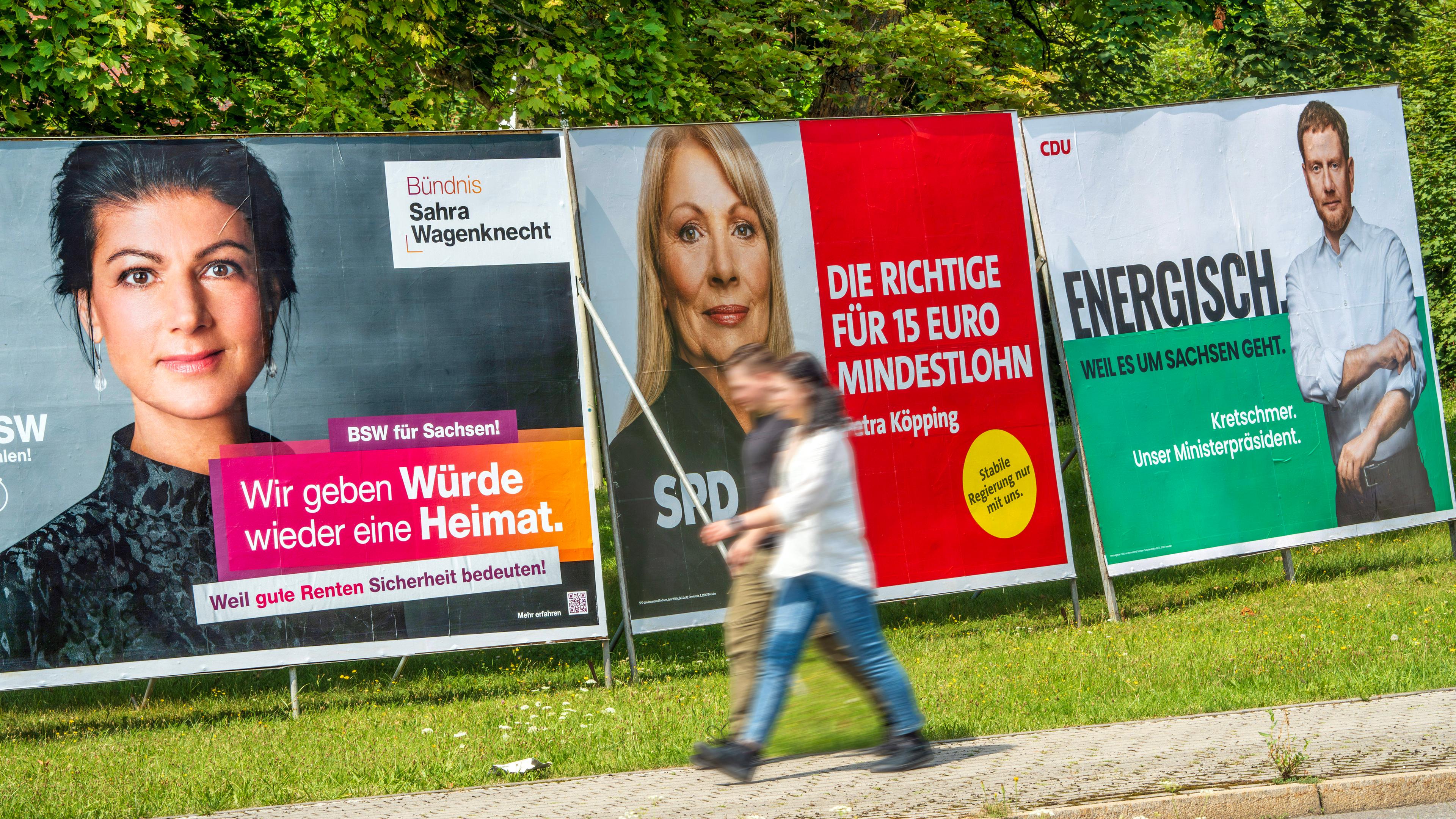 Wahlplakate von BSW, SPD und CDU zur Landtagswahl am 1. September in Zwickau. 