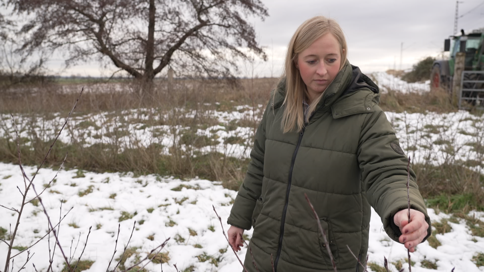 Landwirtin Charlotte Schumacher auf ihrem Ackerland.