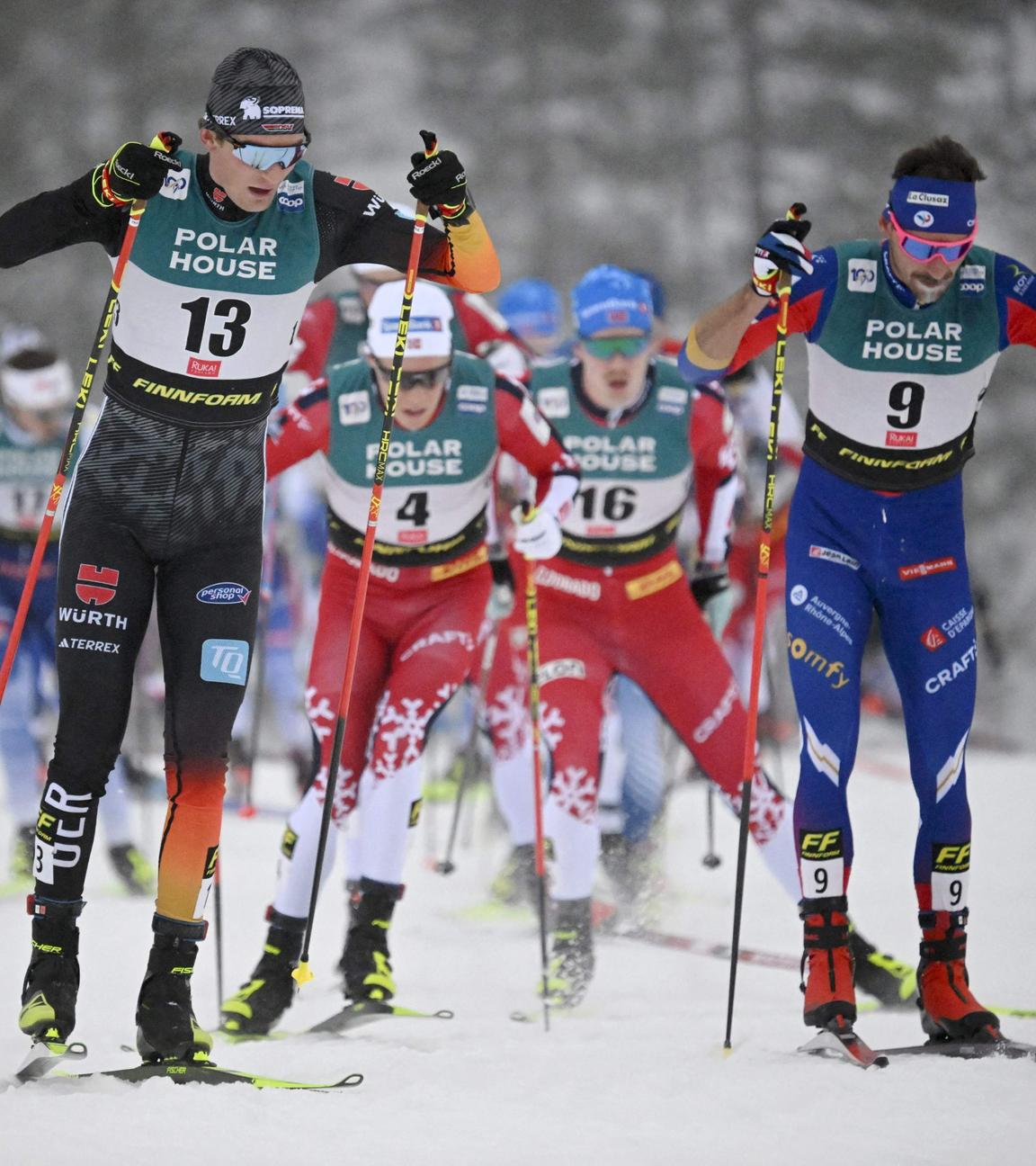 Der Deutsche Friedrich Moch (L) und der Franzose Hugo Lapalus (R) treten beim FIS Weltcup Ruka an.