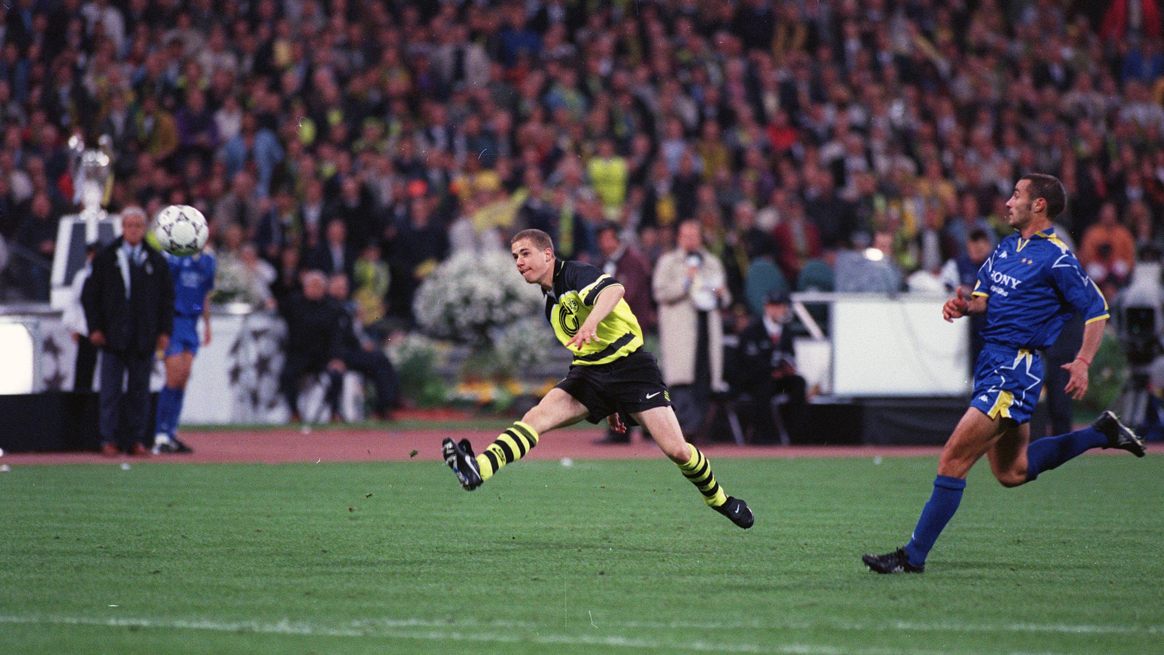 Lars Ricken erzielt 1997 den 3:1-Endstand im Champions-League-Finale gegen Juventus Turin.