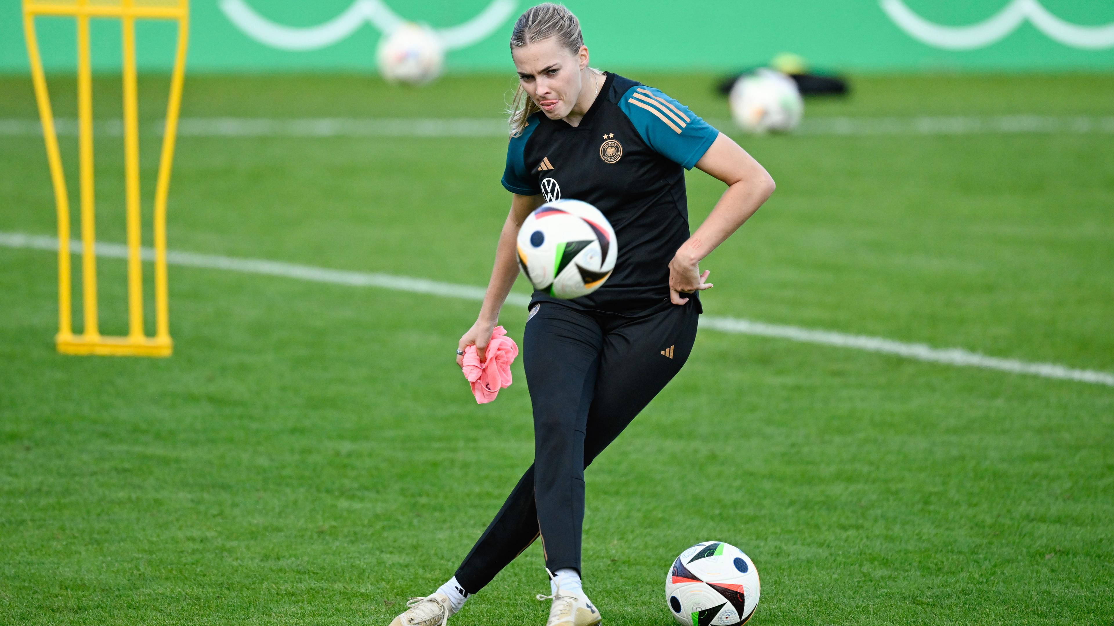 Laura Freigang im Training der DFB-Frauen