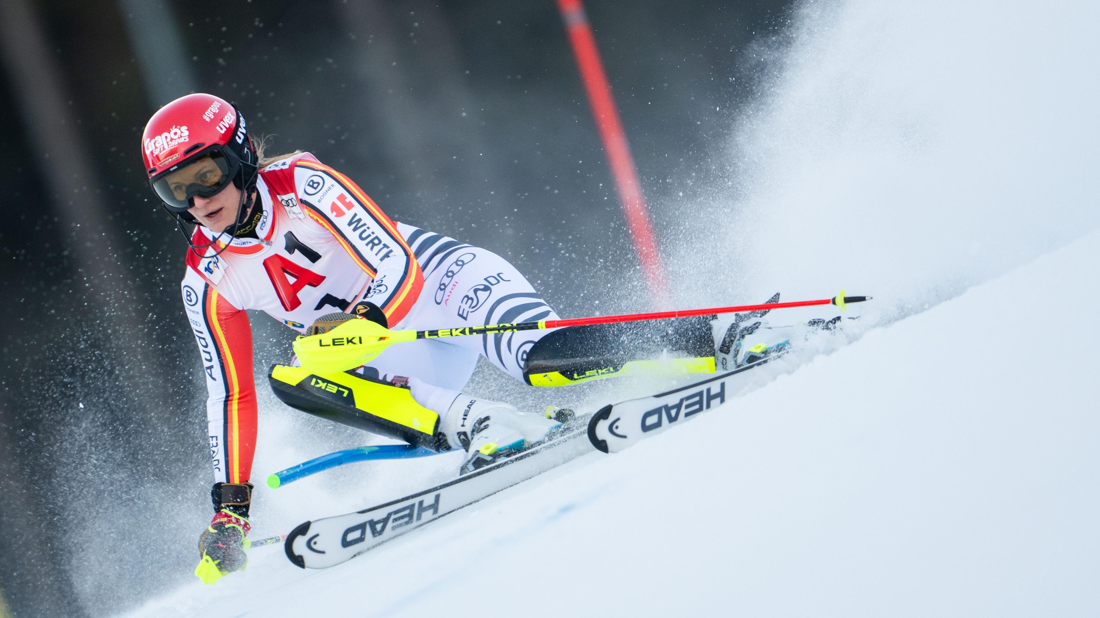 Skirennläuferin Lena Dürr beim Weltcup-Slalom in Semmering