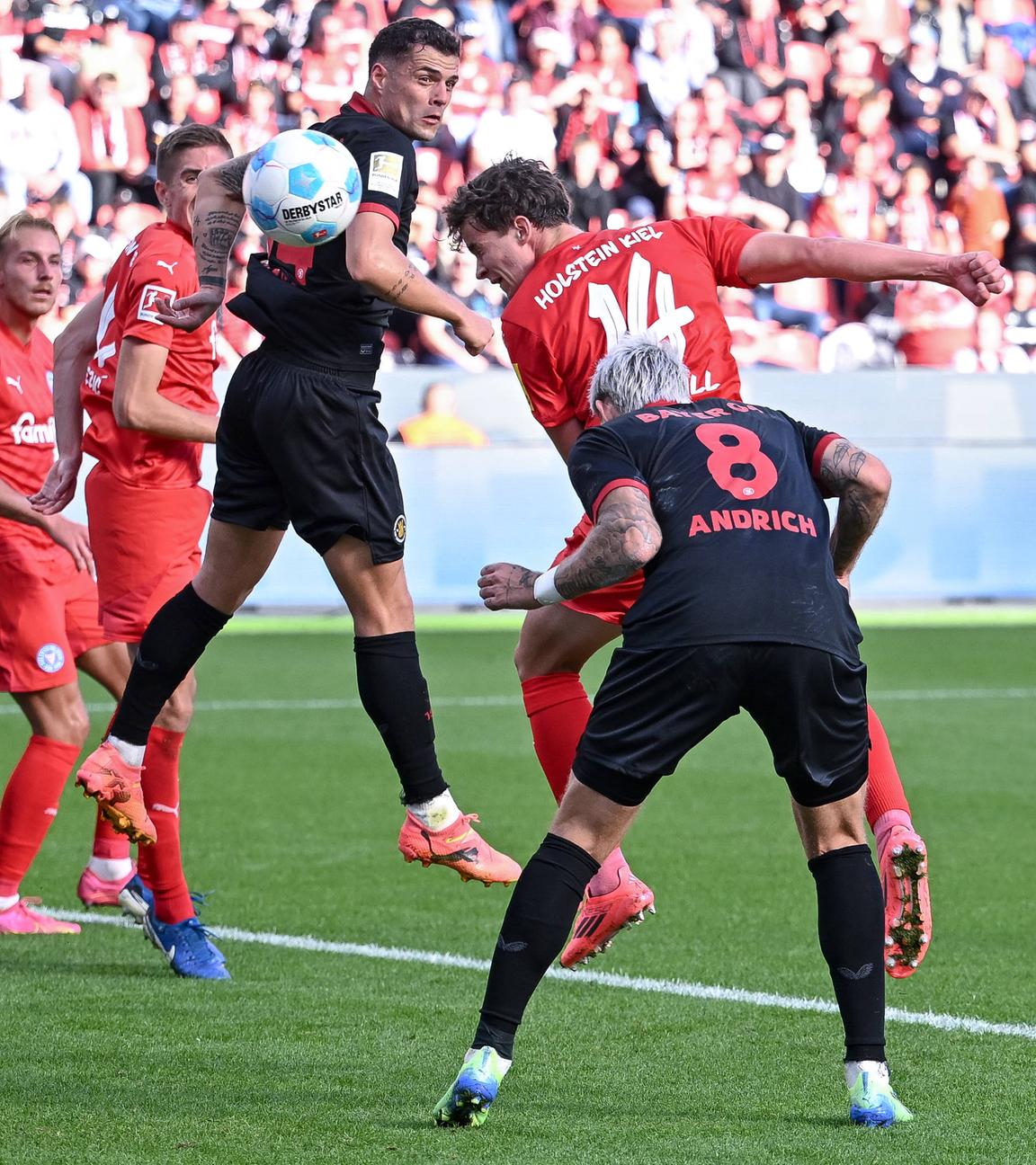 Max Geschwill (Kiel) erzielt das Tor zum 2:1 für Kiel. 