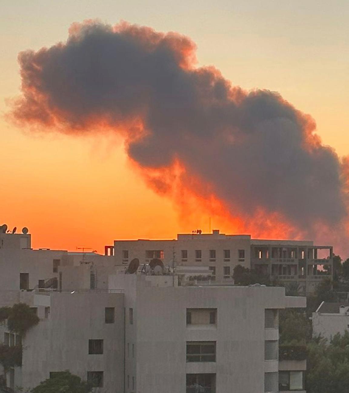 Nach israelischen Angriffen steigt Rauch über Libanons Hauptstadt Beirut auf.