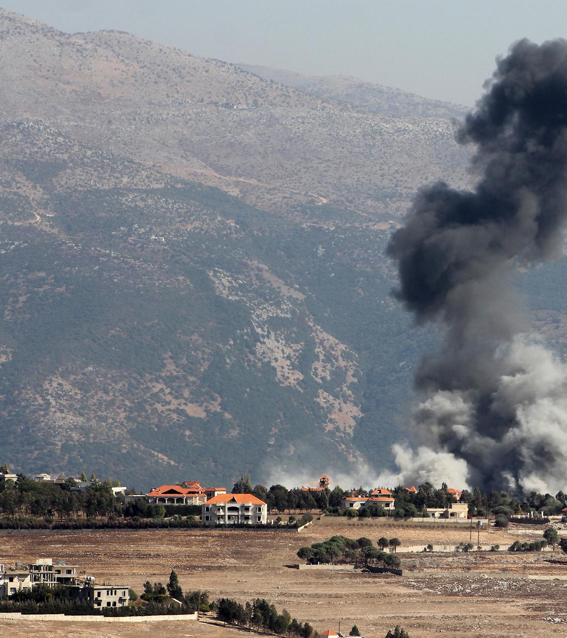 Rauch steigt auf nach israelischem Militärschlag auf die Stadt Khiam (Libanon), aufgenommen am 08.09.2024