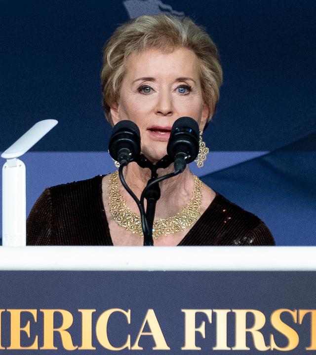 Linda McMahon spricht bei der Gala des "America First Policy Institute"