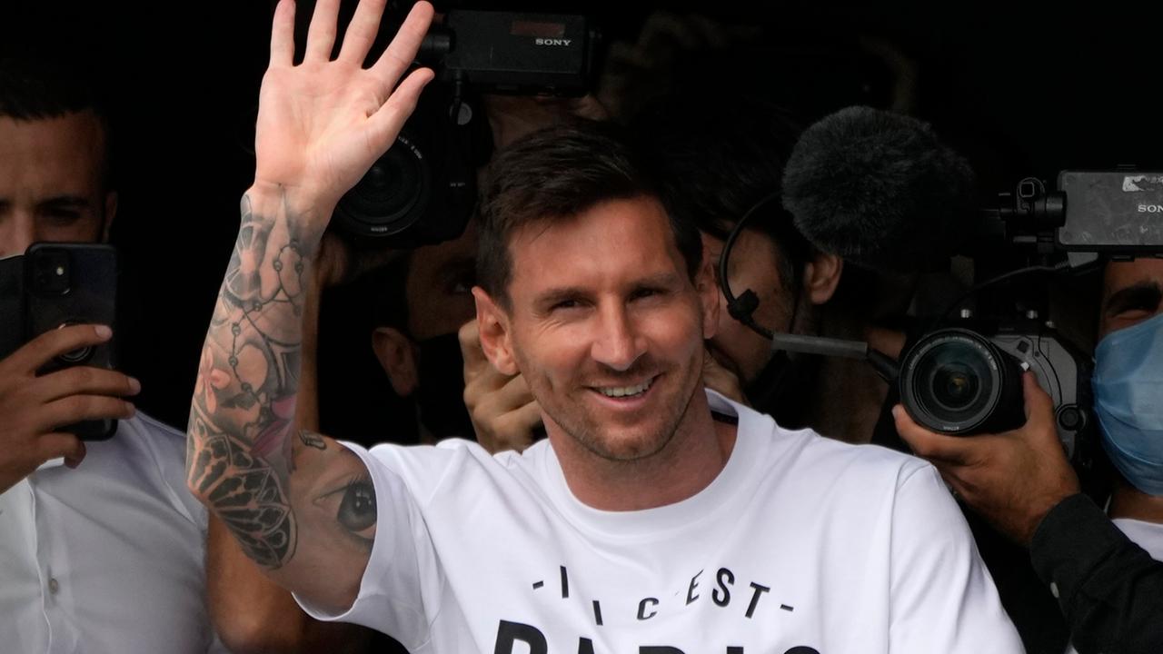 Messi zum Medizincheck in Paris - ZDFheute