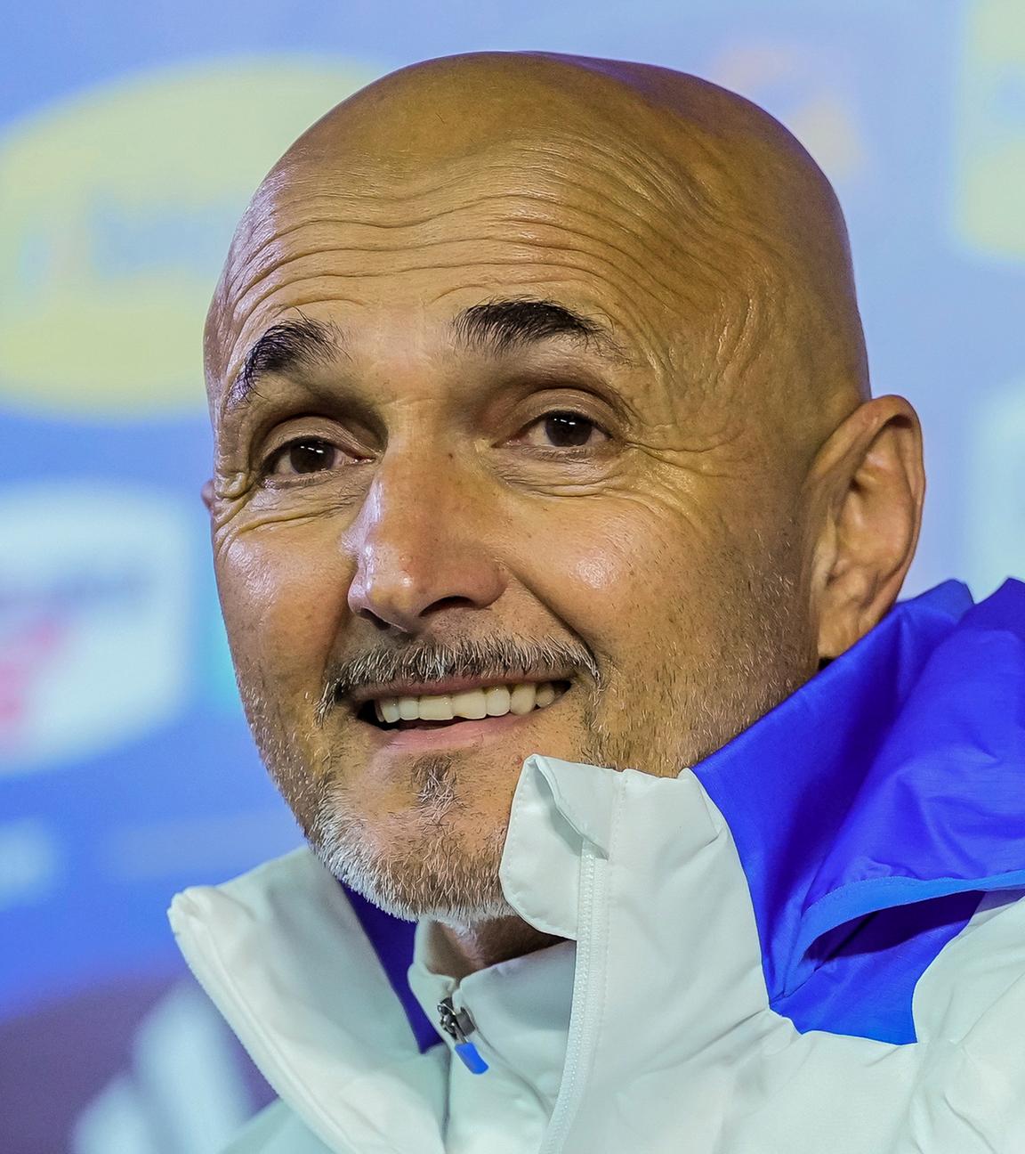 Italiens Cheftrainer Luciano Spalletti spricht während einer Pressekonferenz.