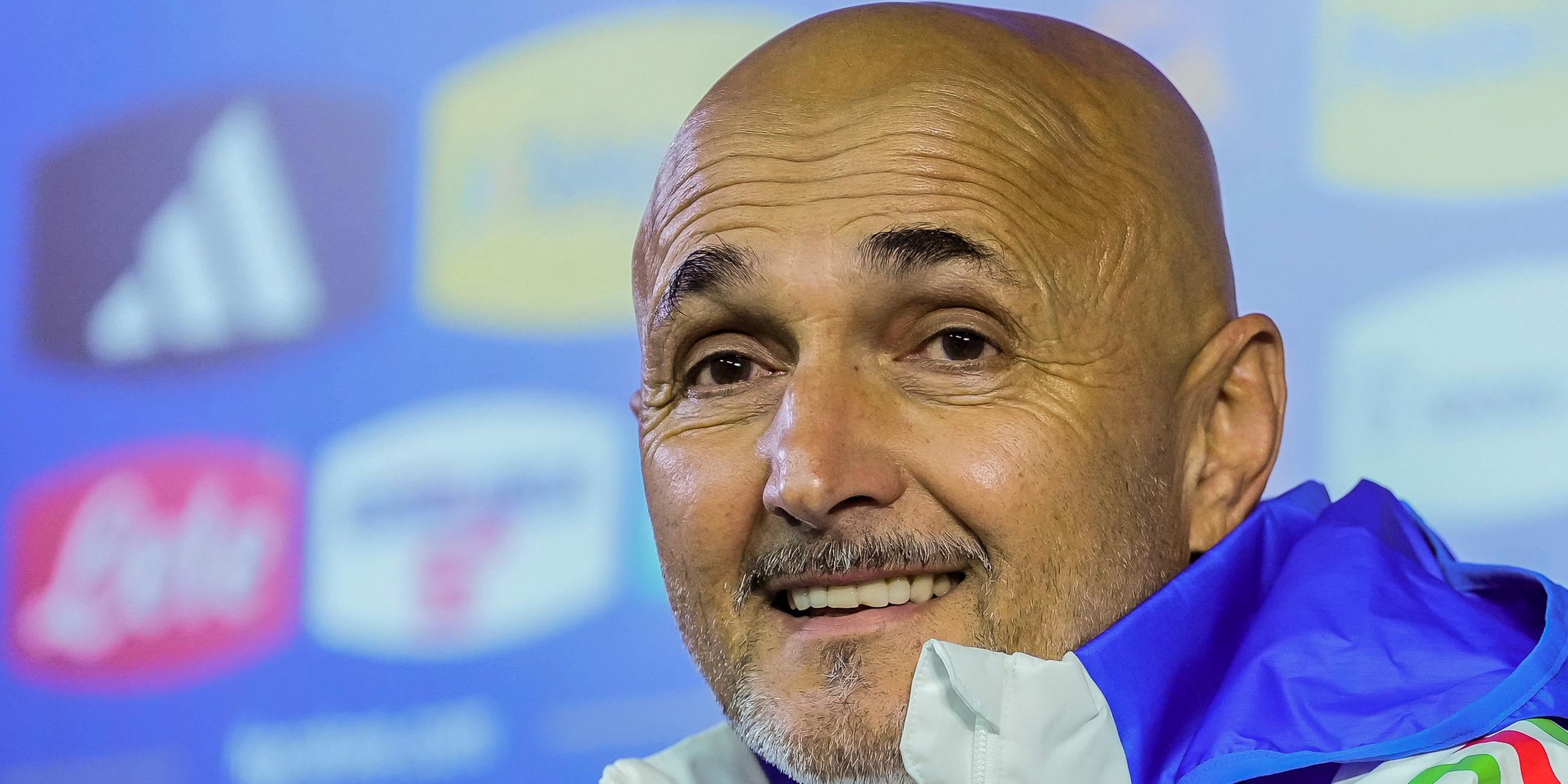 Italiens Cheftrainer Luciano Spalletti spricht während einer Pressekonferenz.