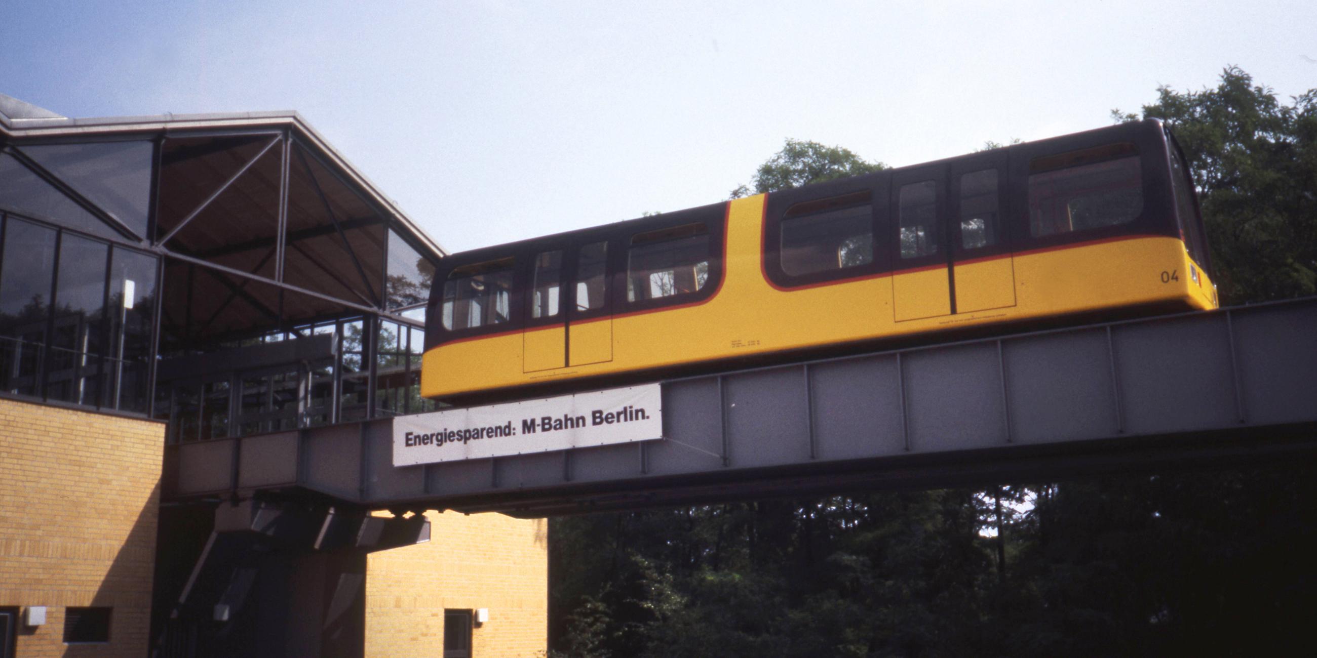 Magnetbahn in Berlin am Kemperplatz 1988