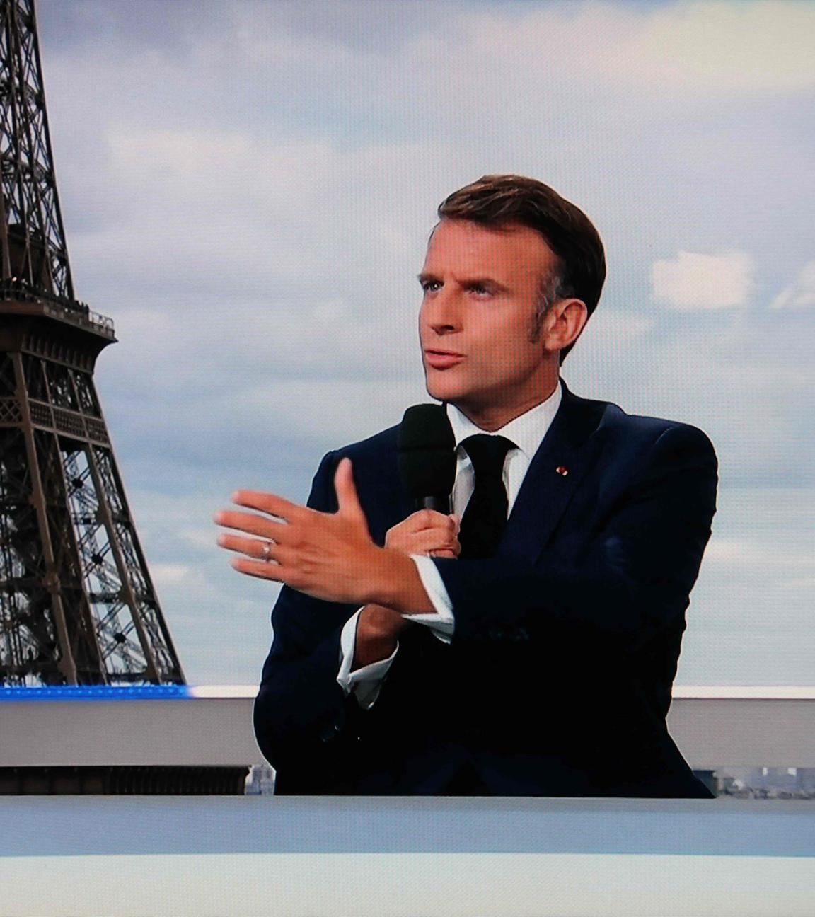 Macron in Fernsehstudio