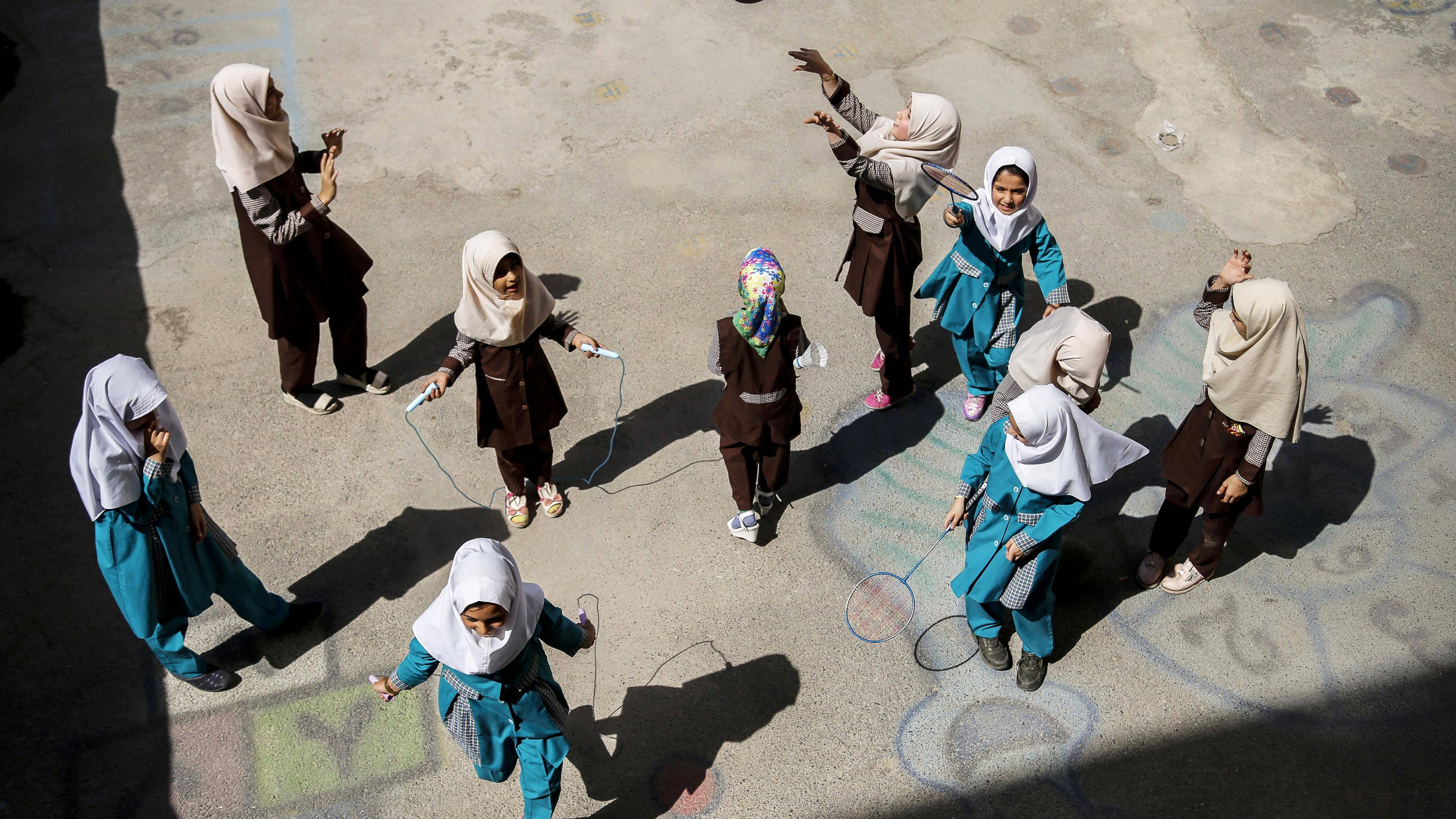 Mädchen in einer Mädchenschule in Tehran im Iran