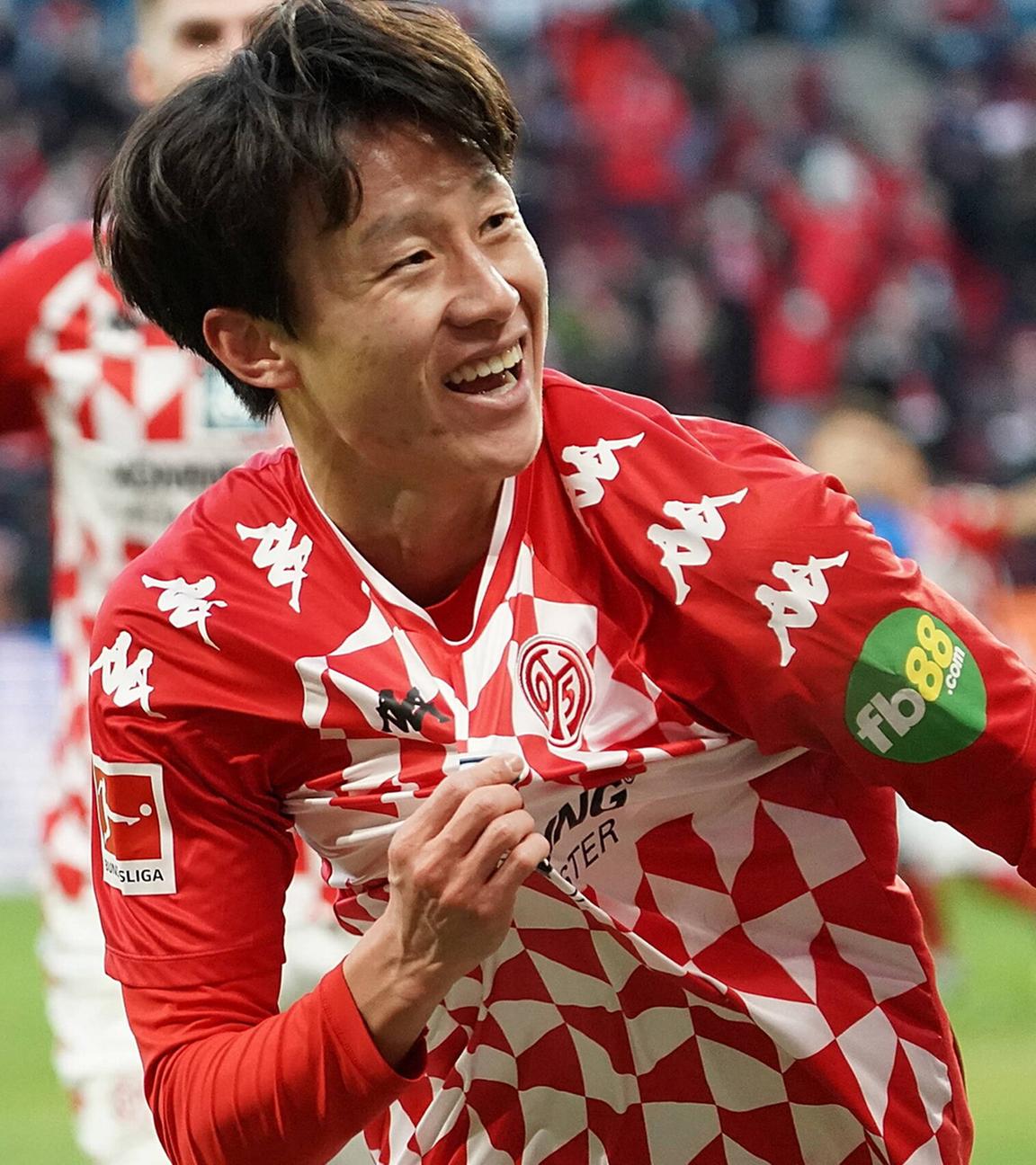 Jae-sung Lee (Mainz), im Spiel 1. FSV Mainz 05 gegen TSG 1899 Hoffenheim, am 05.02.2022.