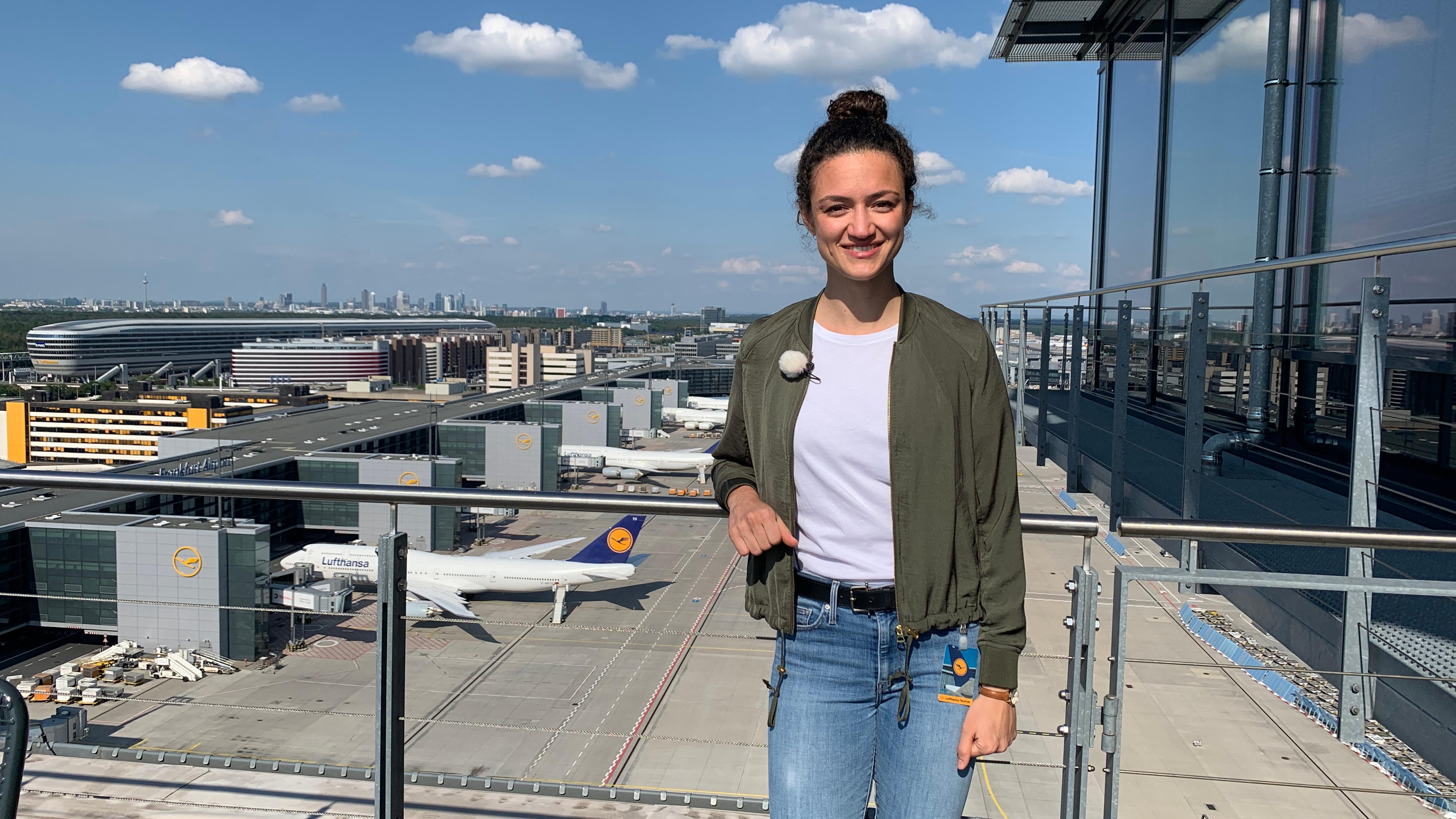 logo!-Reporterin Maral auf dem leeren Flughafen in Frankfurt