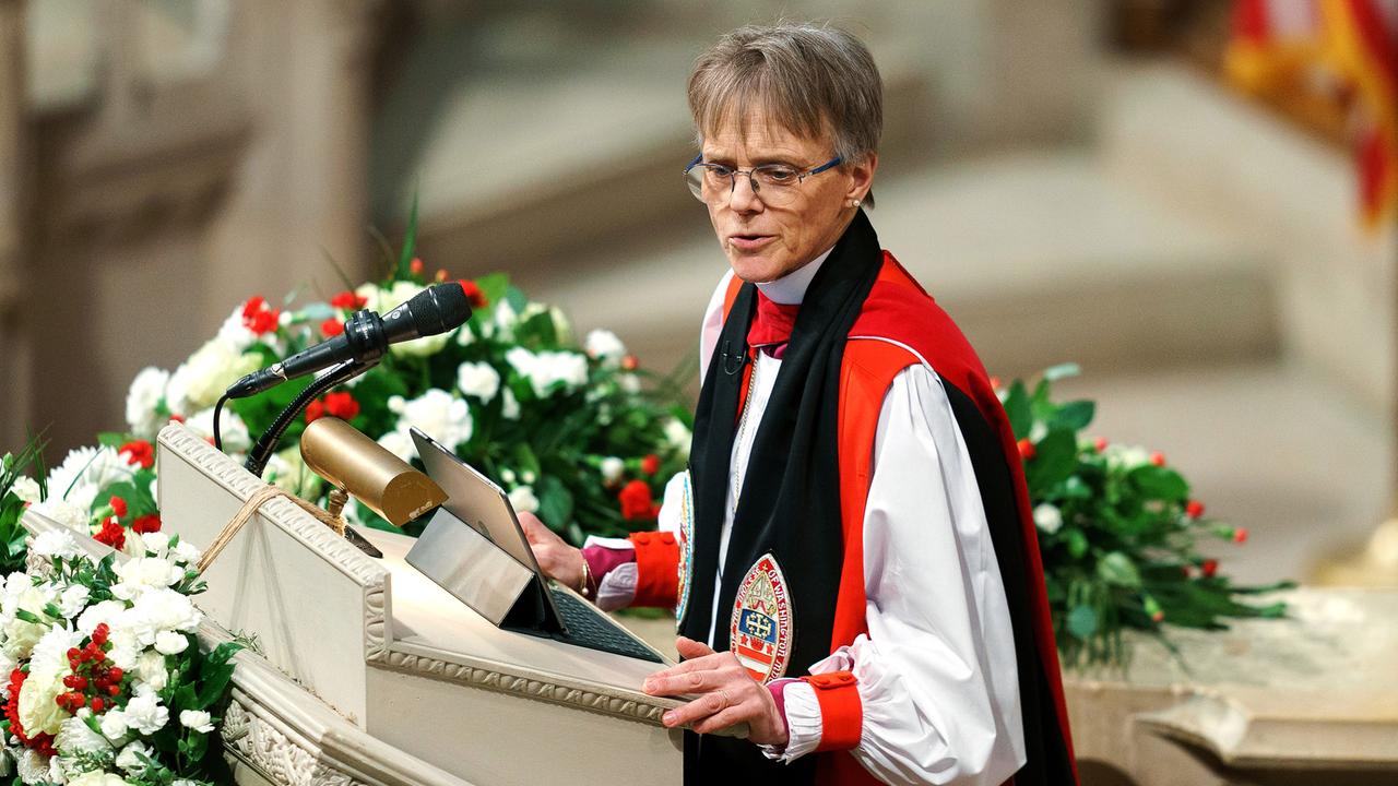 Mariann Edgar Budde hält eine Predigt während des National Prayer Service in der Washington National Cathedral in Washington, DC, USA, 21.01.2025