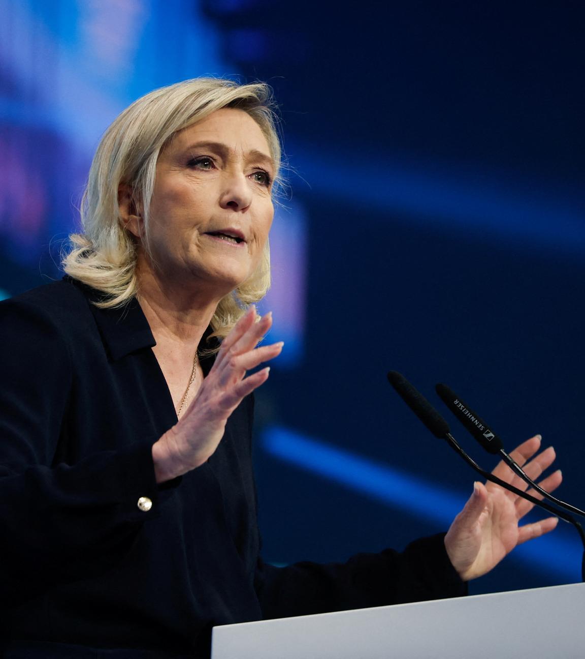 Vorsitzende der Rassemblement National Marine Le Pen bei einer Rede in Marseille