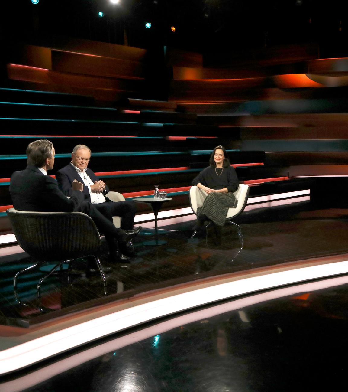 Markus Lanz vom 30. Oktober 2024: Markus Lanz, Stephan Weil, Julia Löhr, Elmar Theveßen (zugeschaltet)