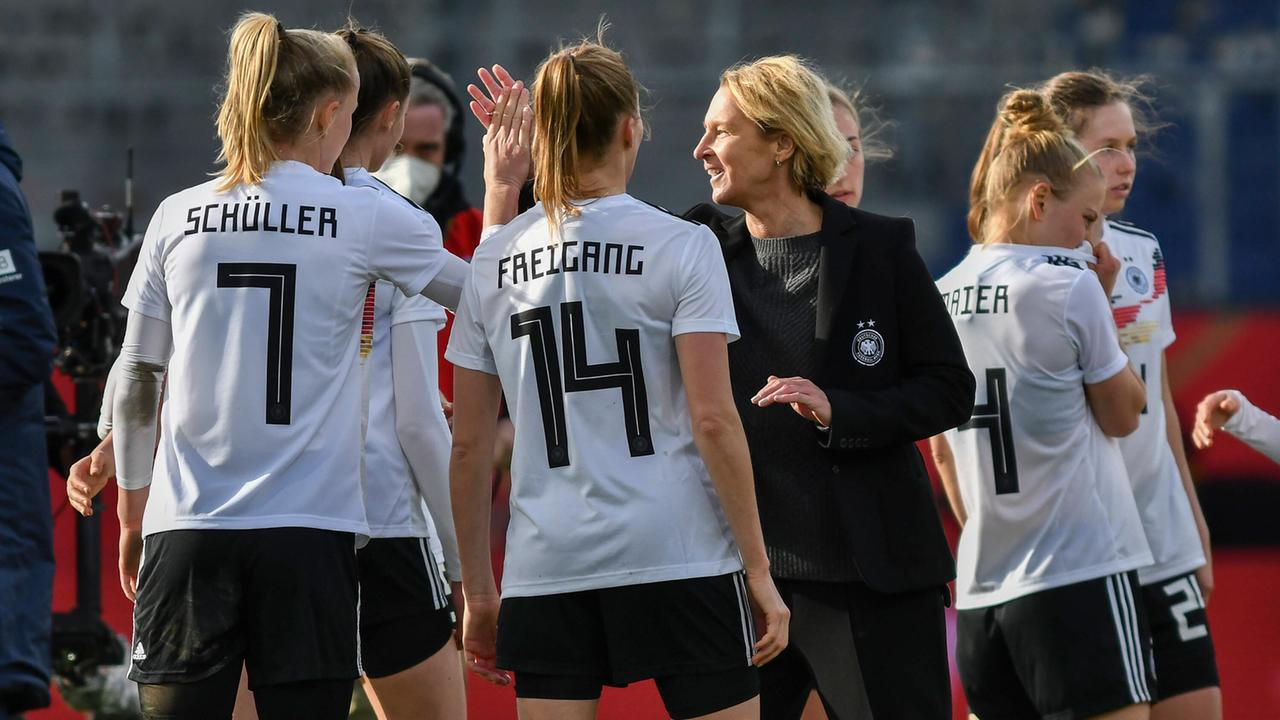 Neue Maßstäbe für den Frauenfußball