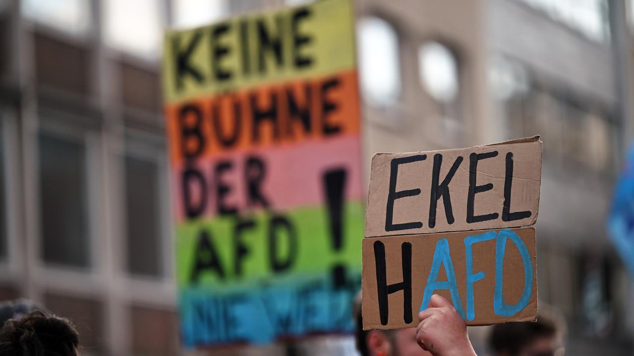 Deutschlandweite Demonstrationen: Massenproteste Gegen Rechts - ZDFheute