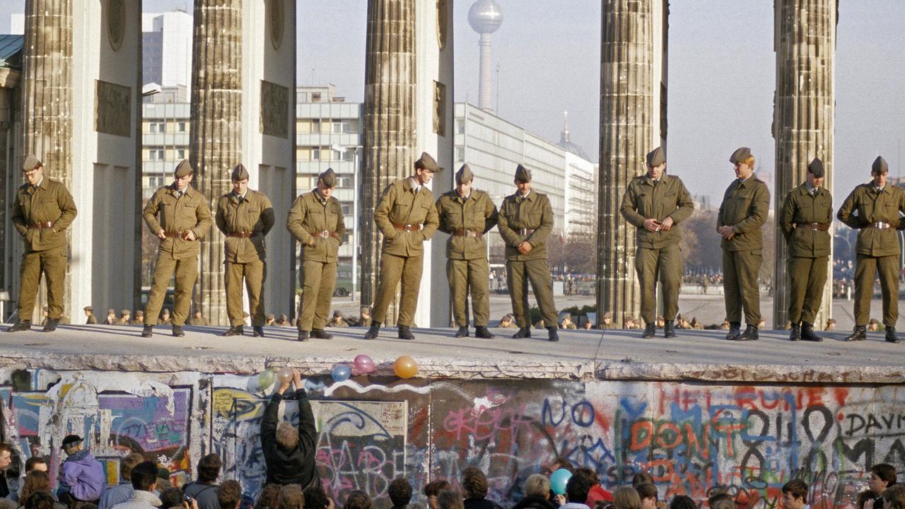 Mauerfall - ein Jahr, das Geschichte schrieb - ZDFmediathek