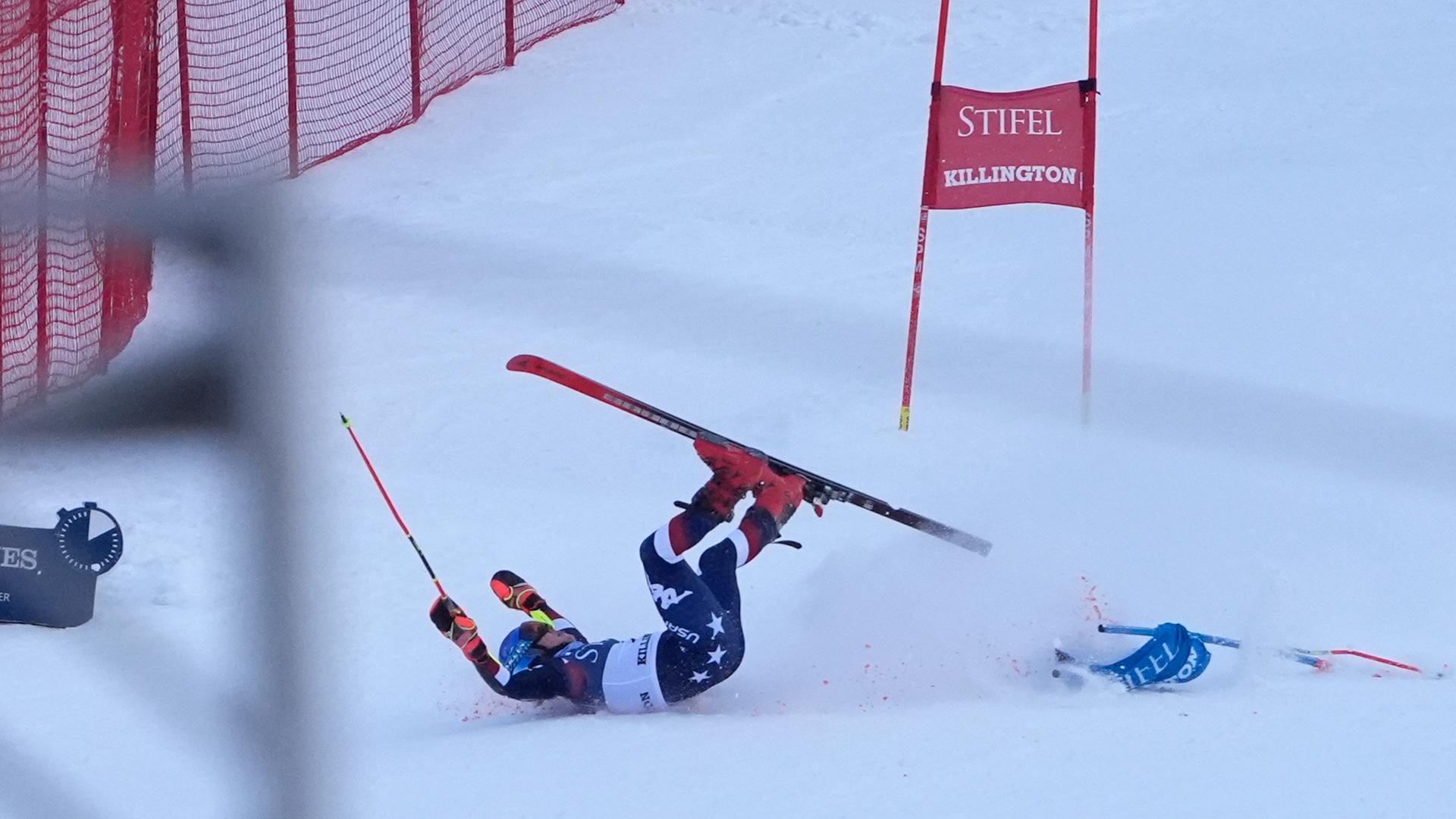 Mikaela Shiffrin stürzt im zweiten Lauf.