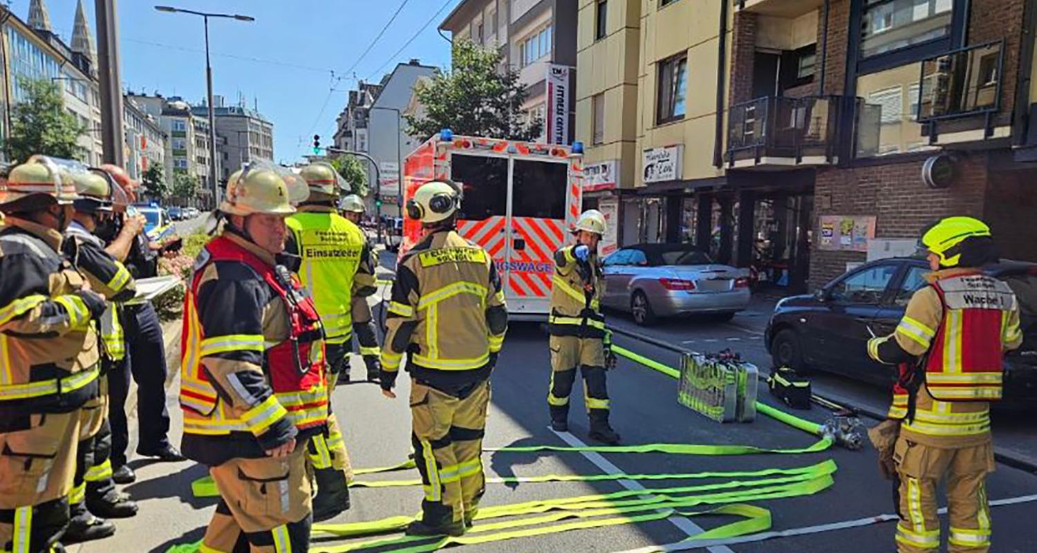 Rettungskräfte nach einer Explosion in Solingen